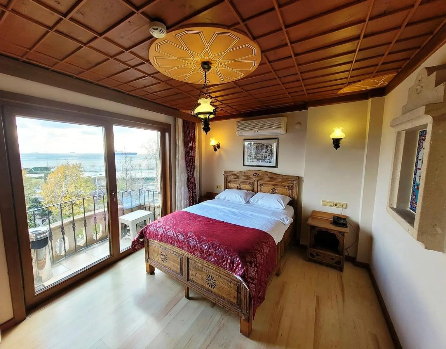 Bedroom, Bed in Saruhan Hotel