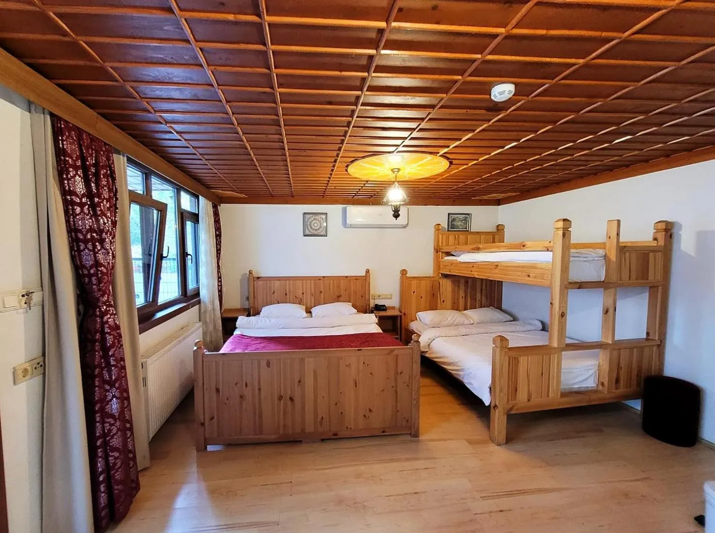 Bedroom, Bed in Saruhan Hotel