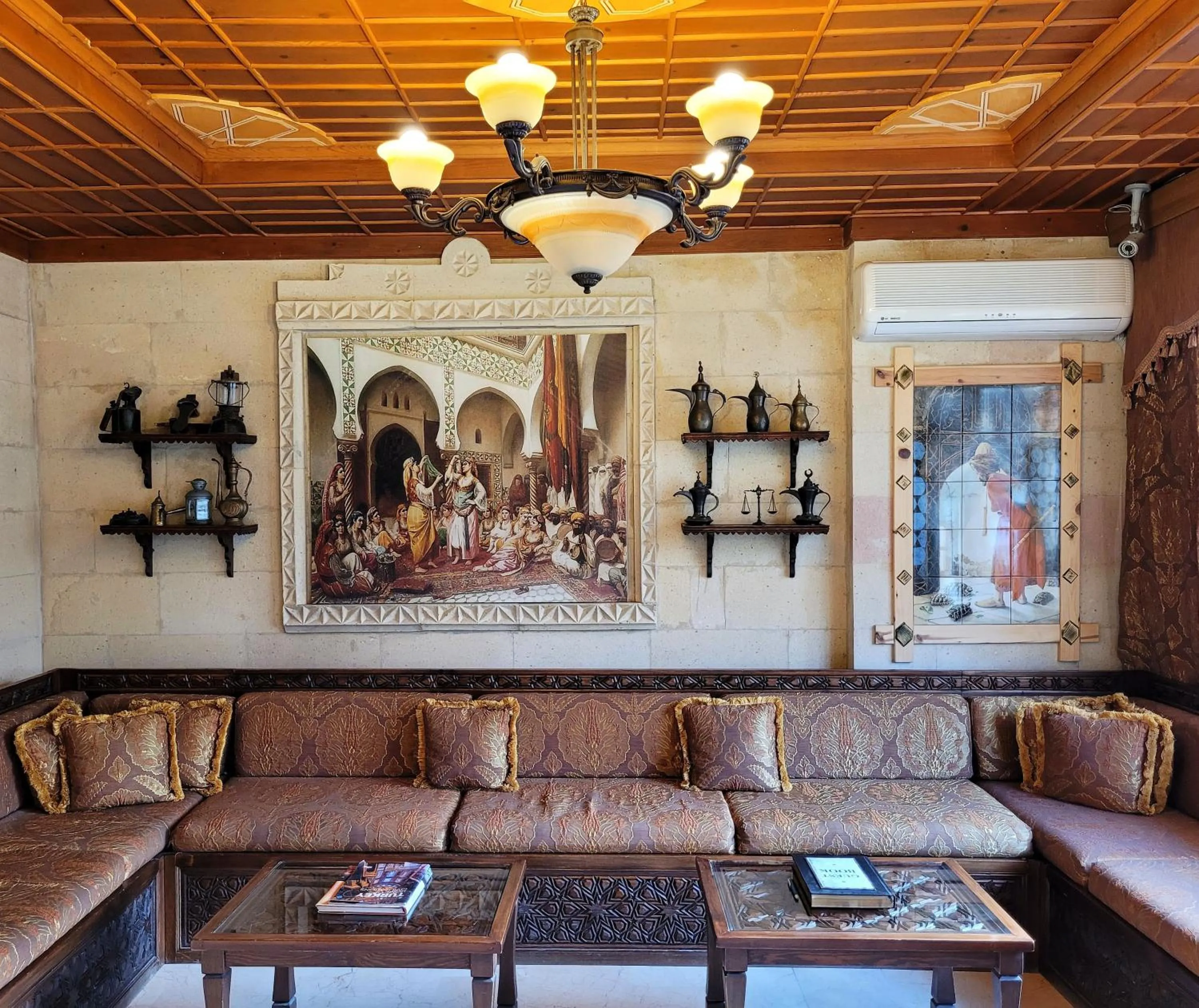 Lobby or reception in Saruhan Hotel