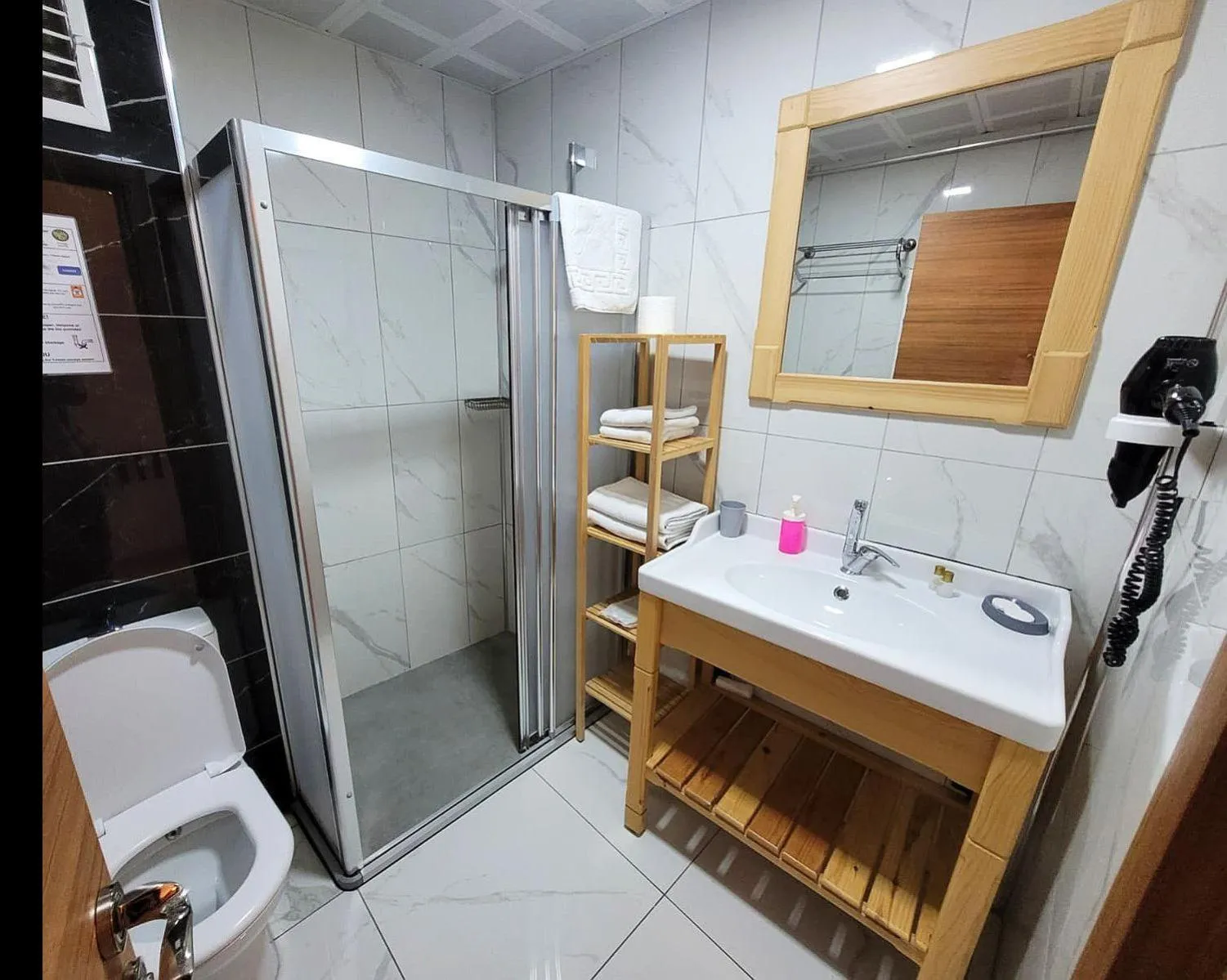 Bathroom in Saruhan Hotel