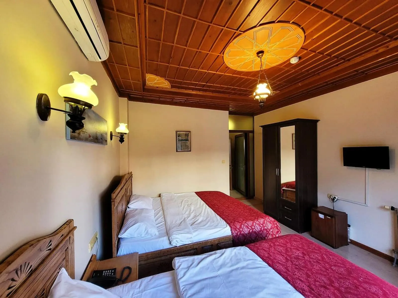 Bedroom, Bed in Saruhan Hotel