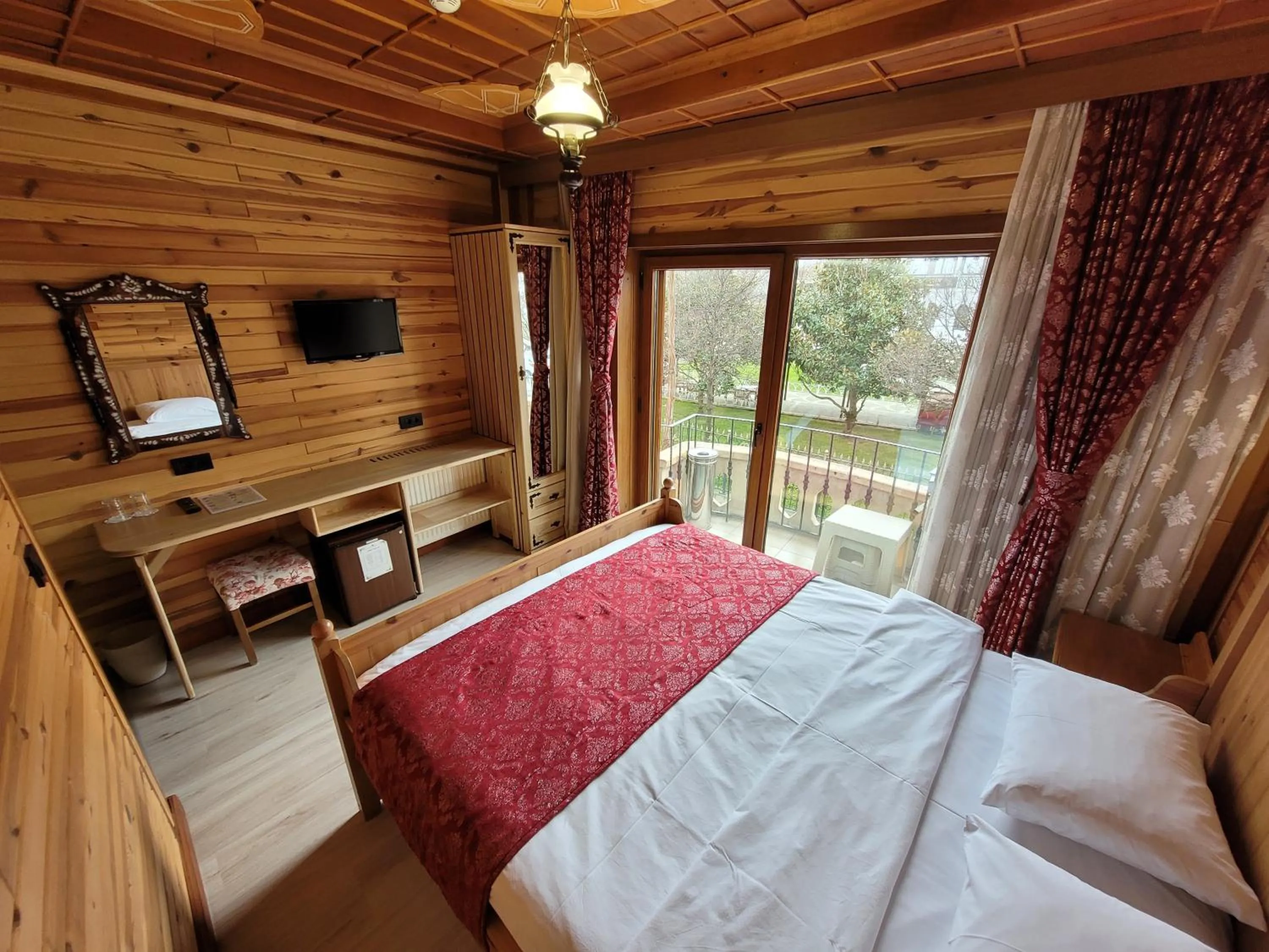 Bedroom, Bed in Saruhan Hotel