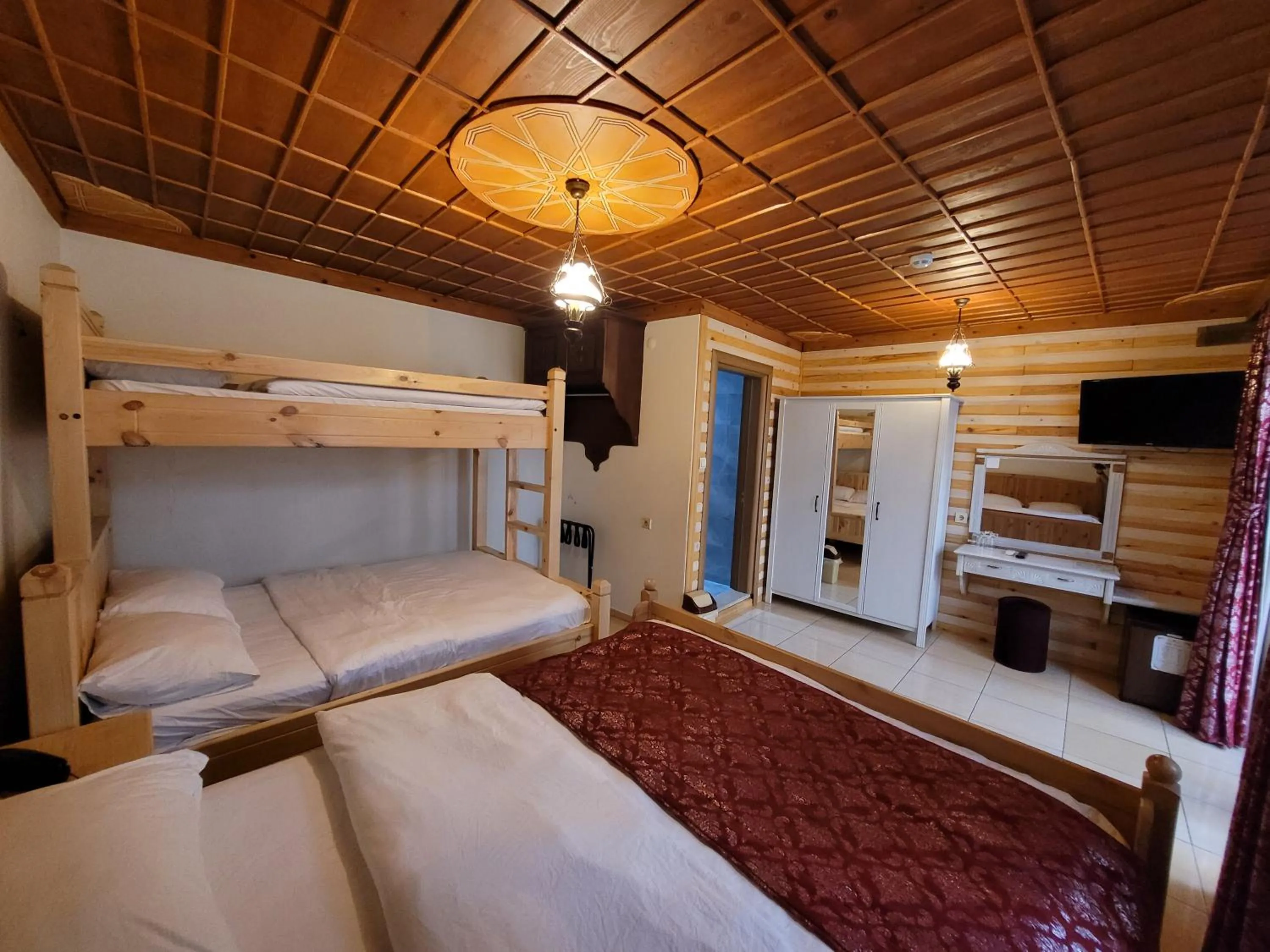 bunk bed, Bed in Saruhan Hotel