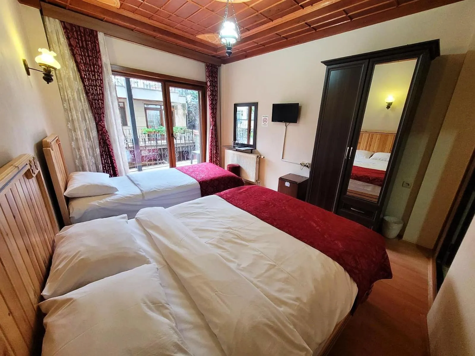 Bedroom, Bed in Saruhan Hotel