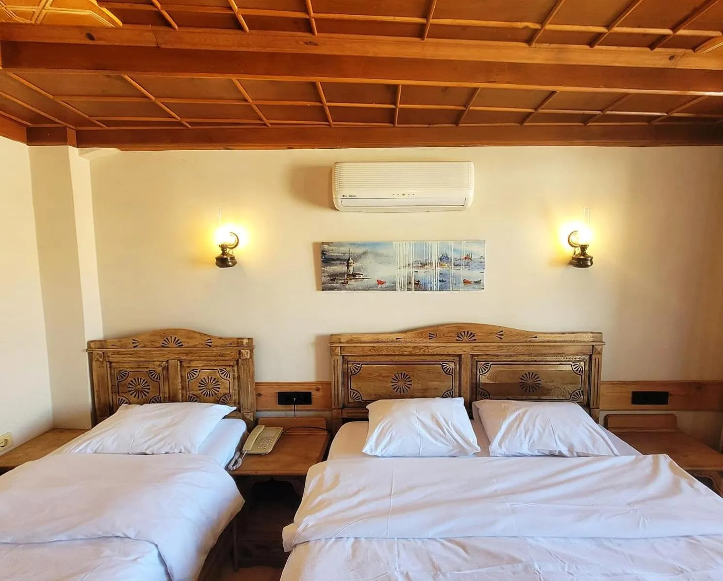 Bedroom, Bed in Saruhan Hotel