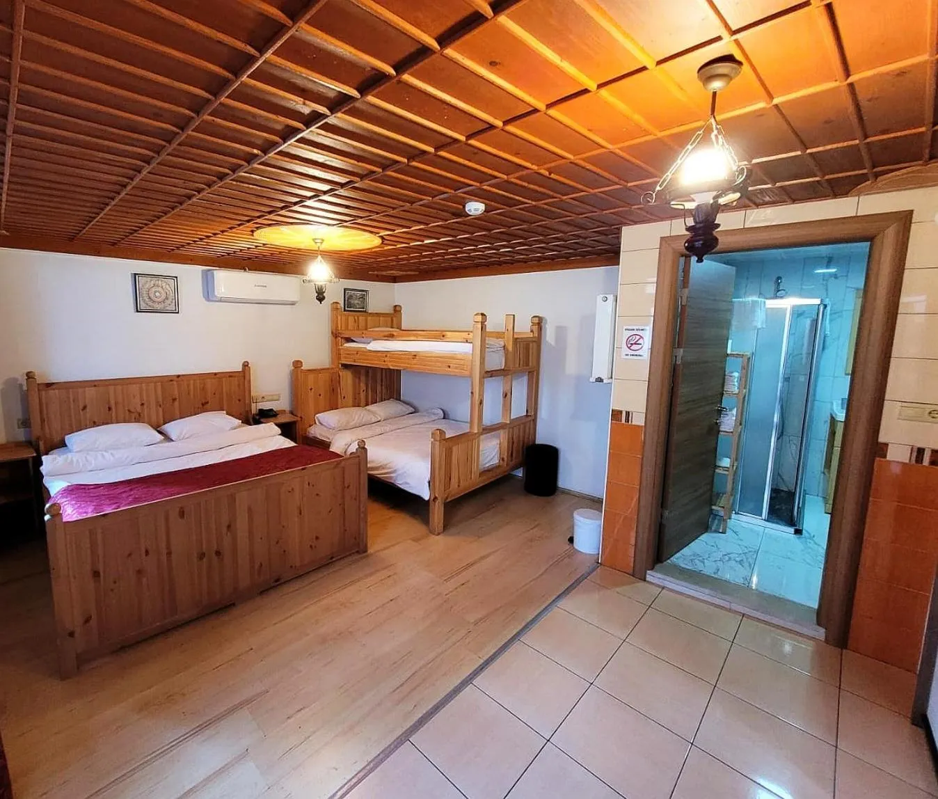 Bedroom, Bed in Saruhan Hotel