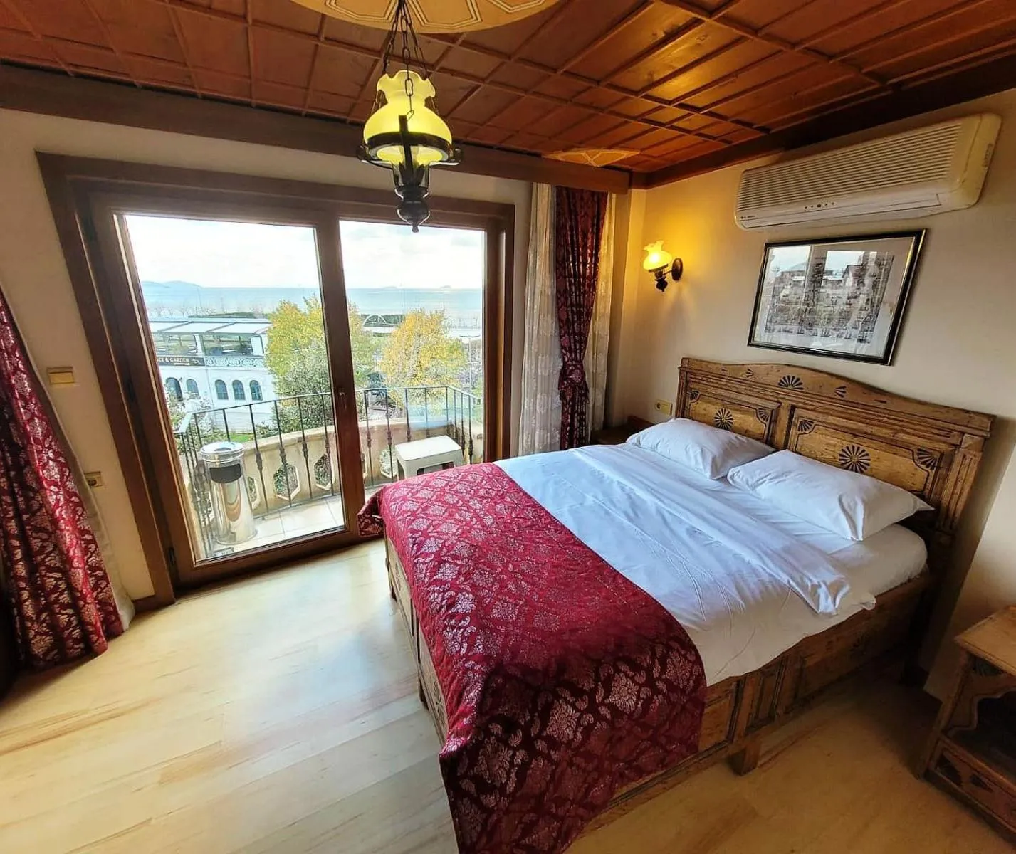 Bedroom, Bed in Saruhan Hotel