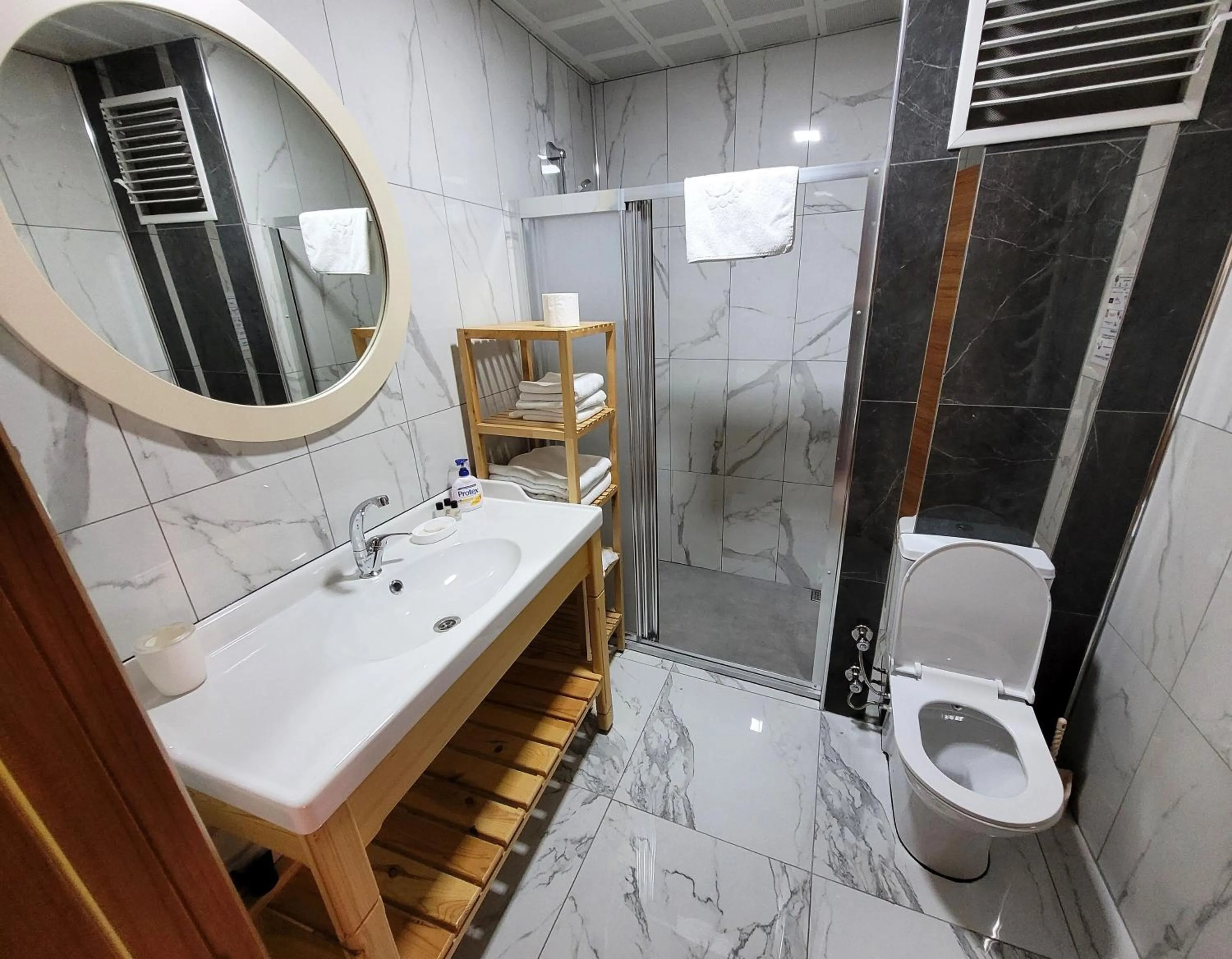 Bathroom in Saruhan Hotel