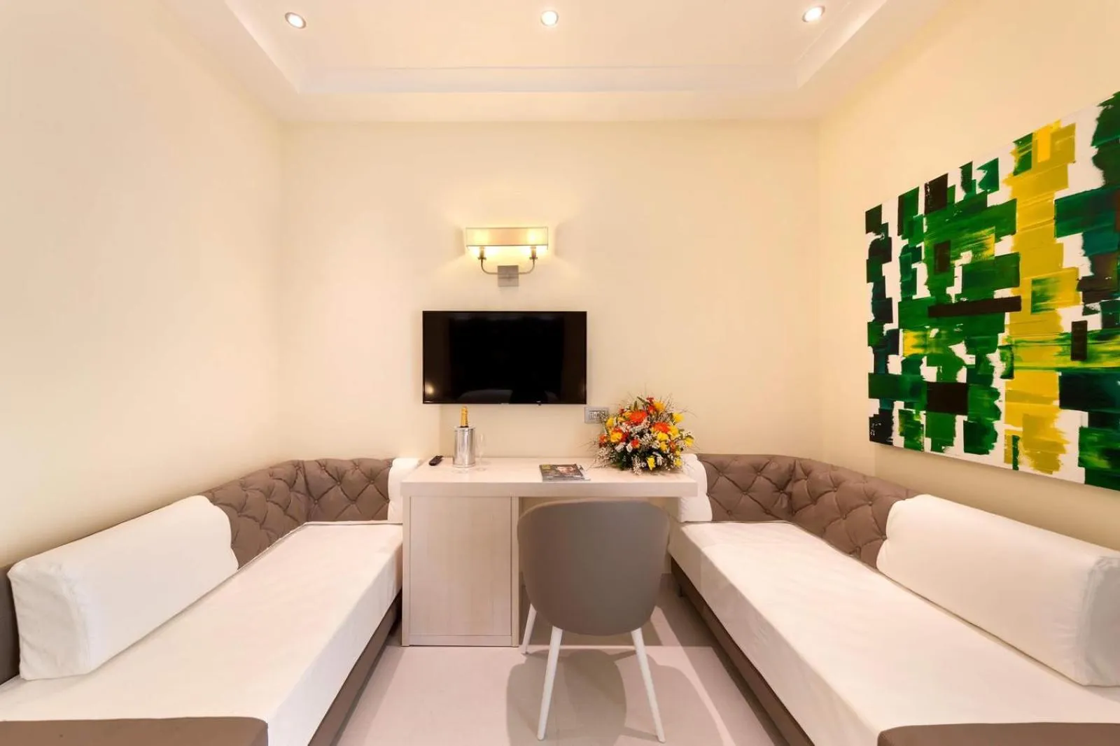 Bed in Palazzo Tritone & Abagnale