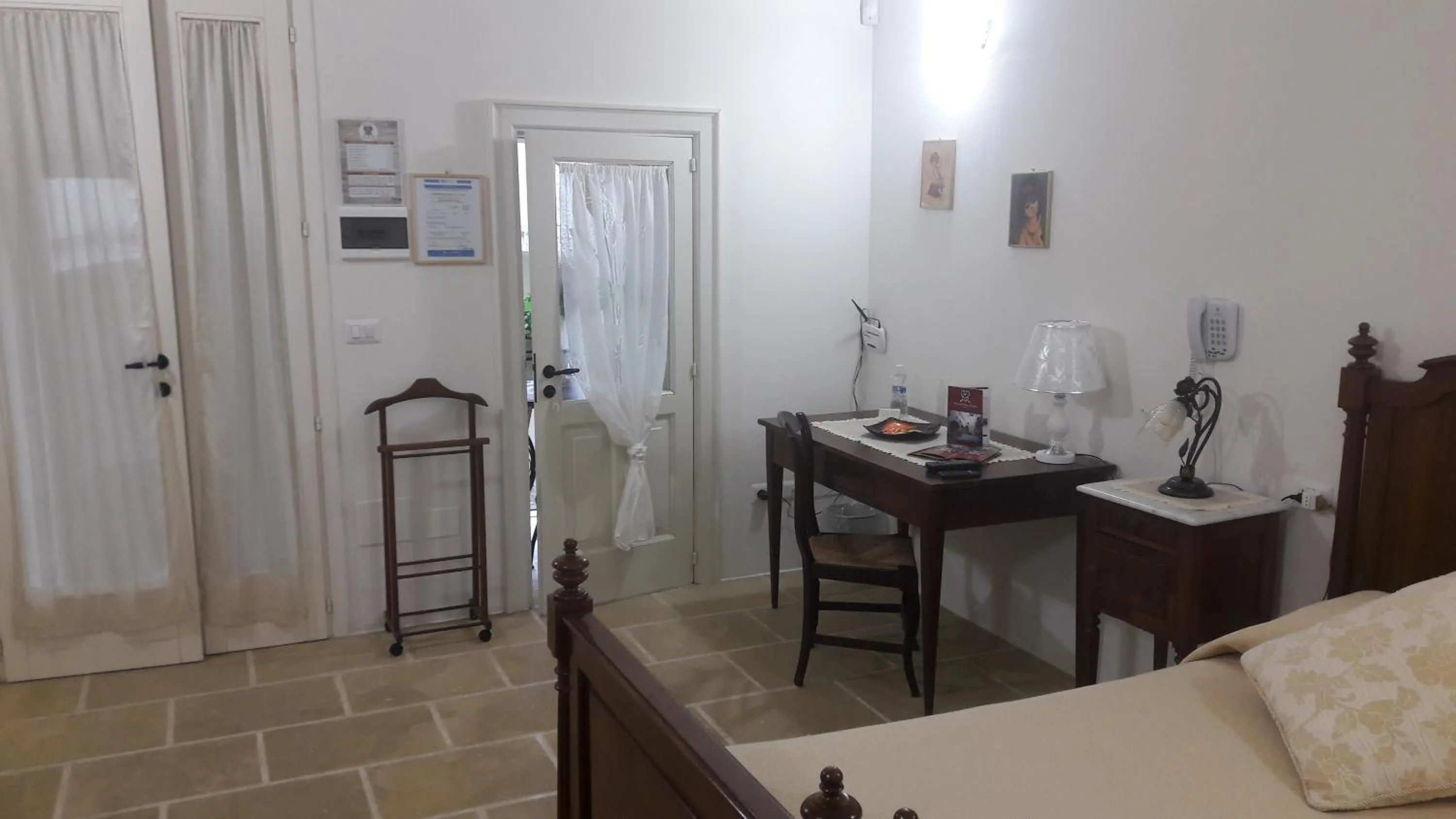 Seating area, Bed in Palazzo Mellacqua