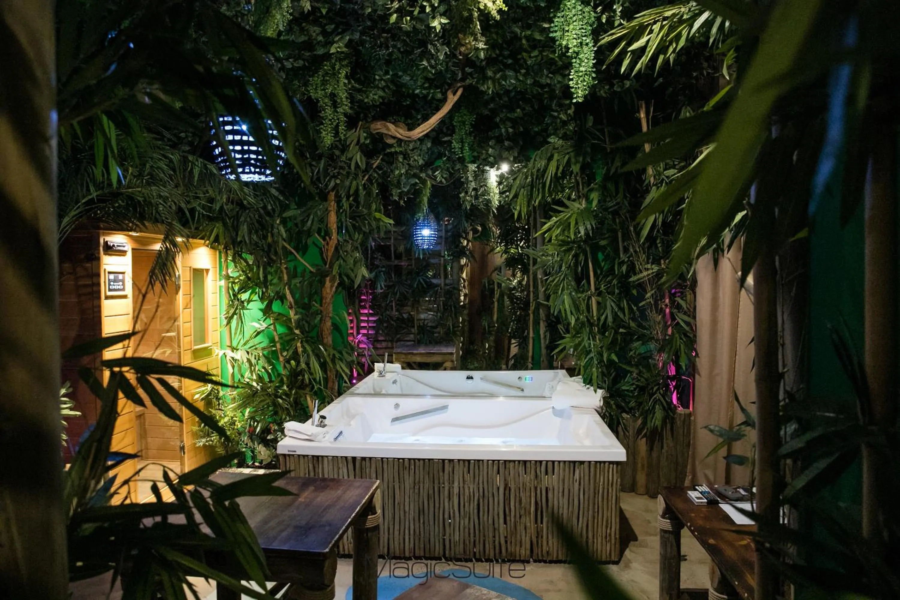 Hot Tub in Hotel Carosello