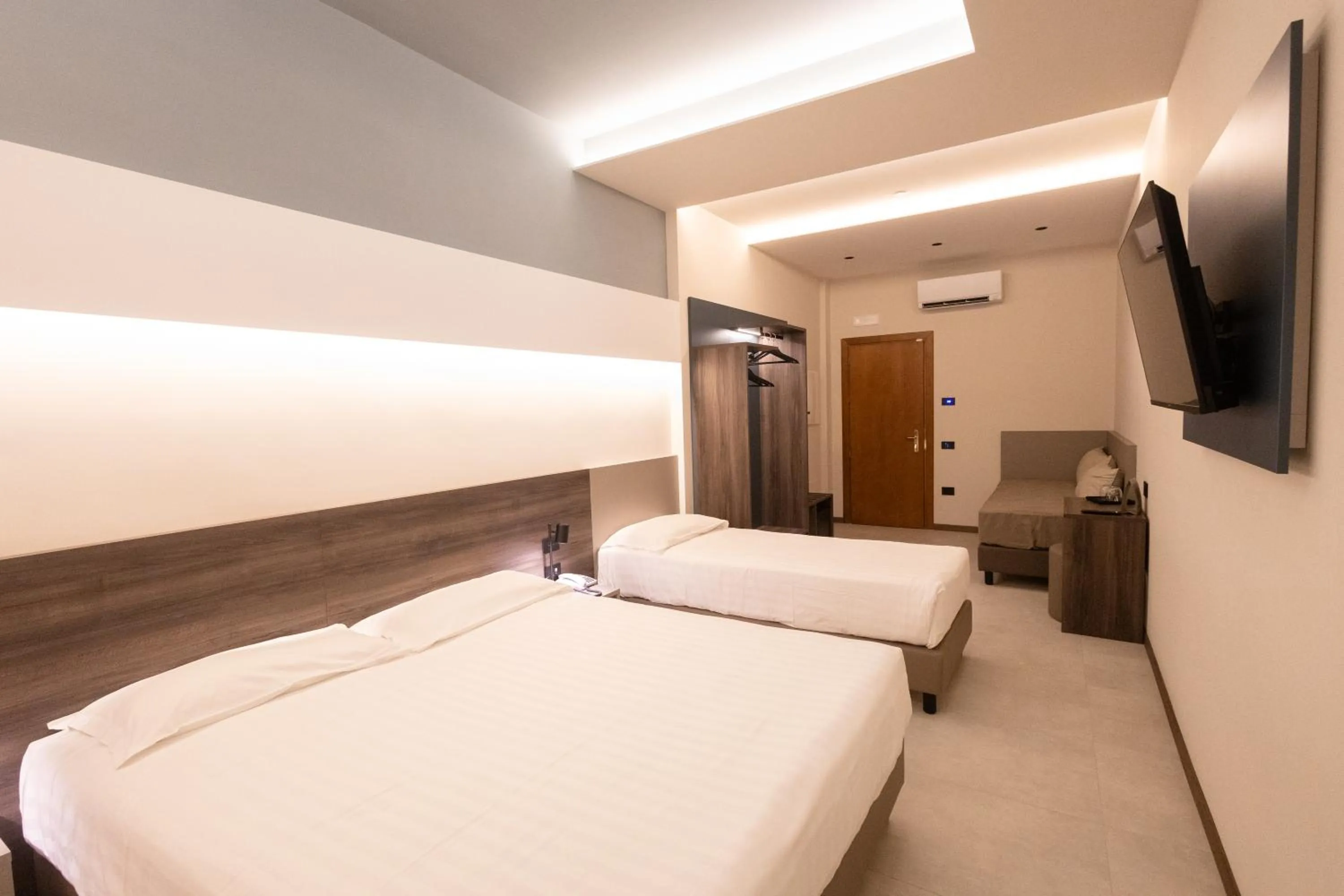 Family, Bed in Hotel Carosello