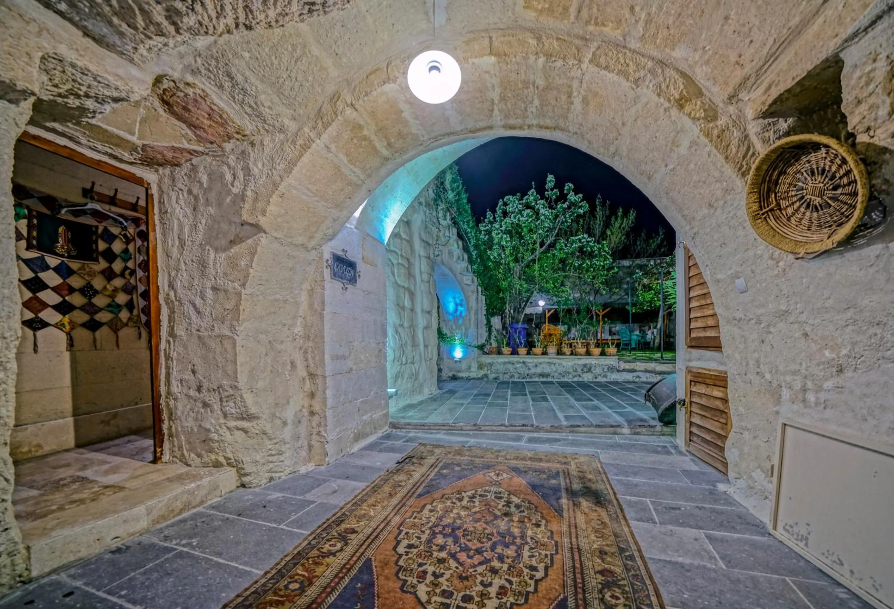 Garden in Elysee Cave House