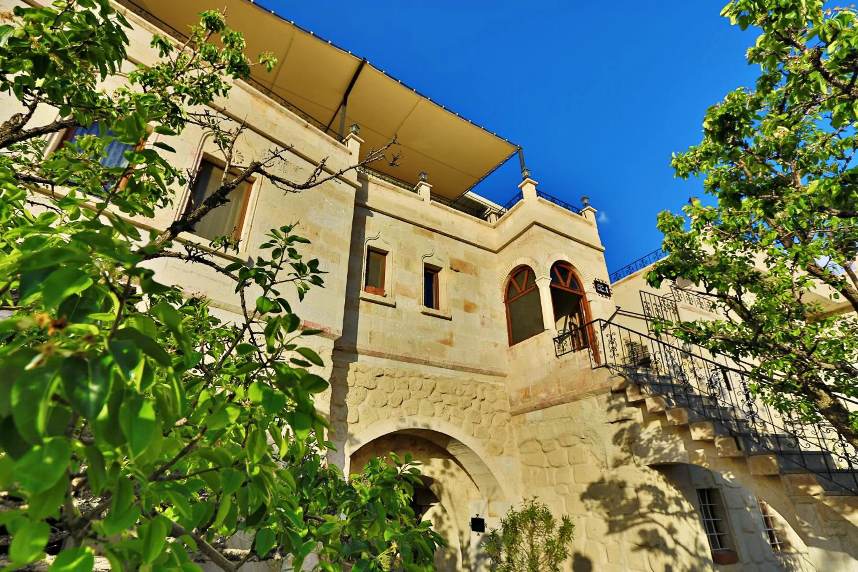 Balcony/Terrace in Elysee Cave House