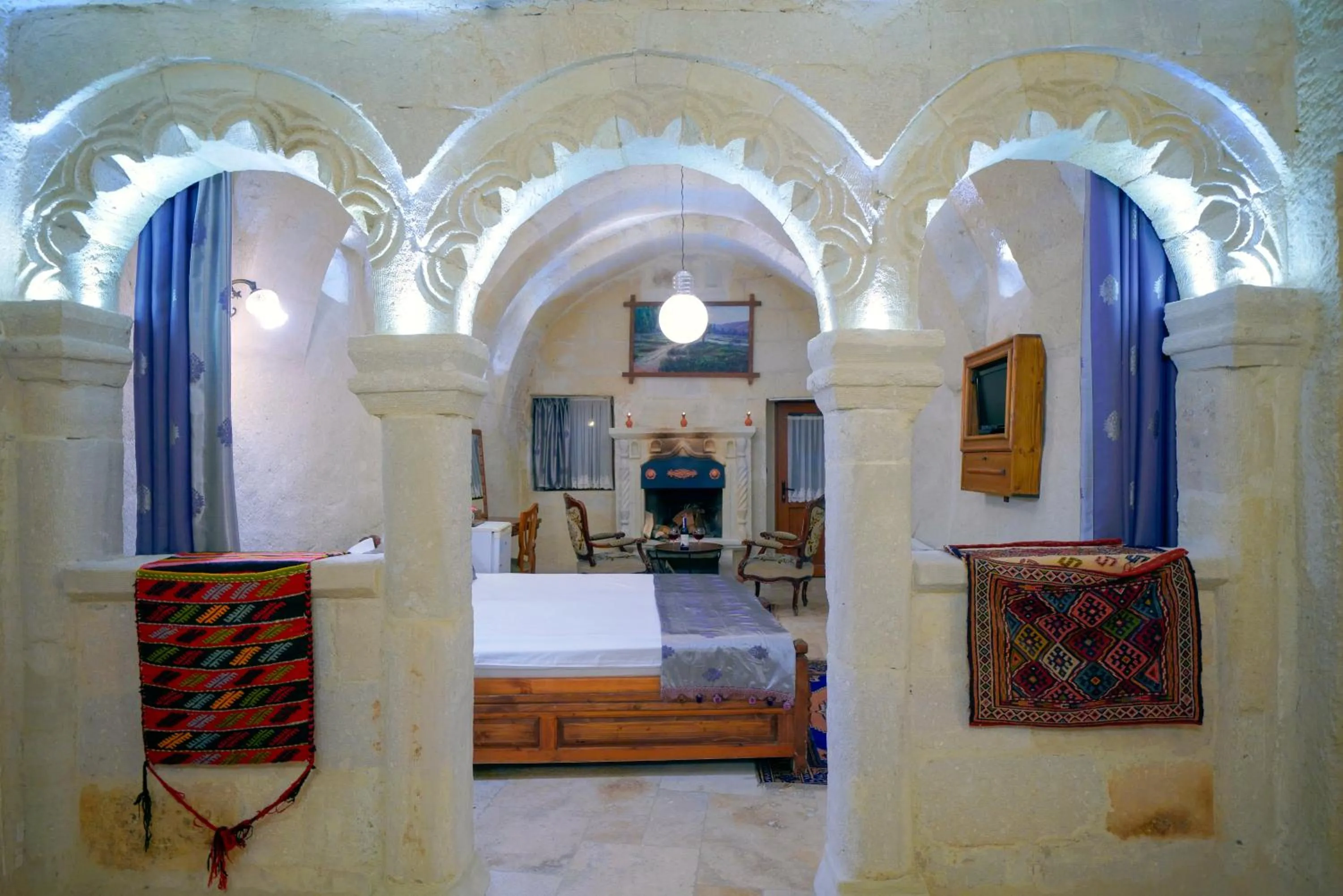 Massage in Elysee Cave House