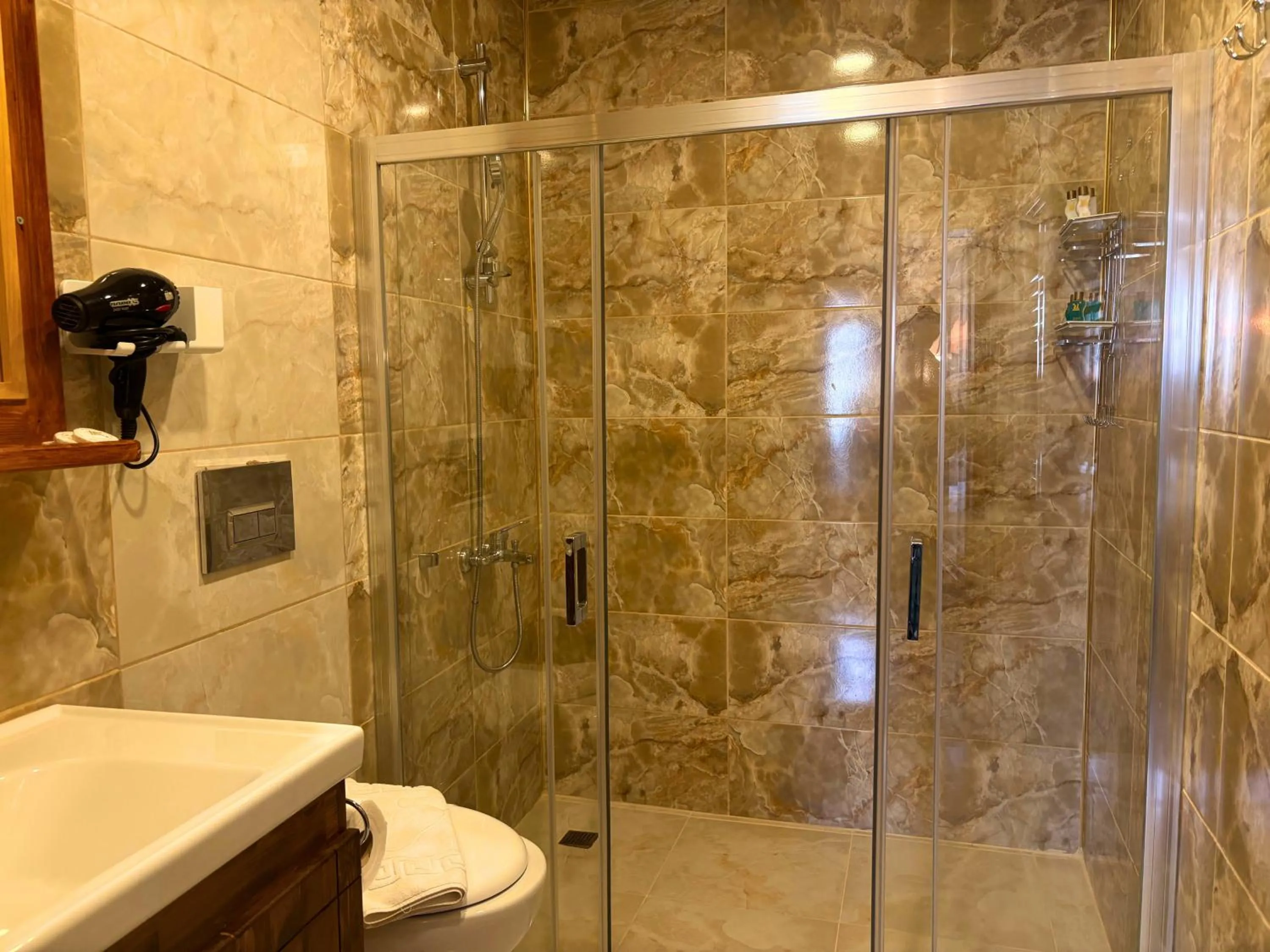 Shower in Elysee Cave House