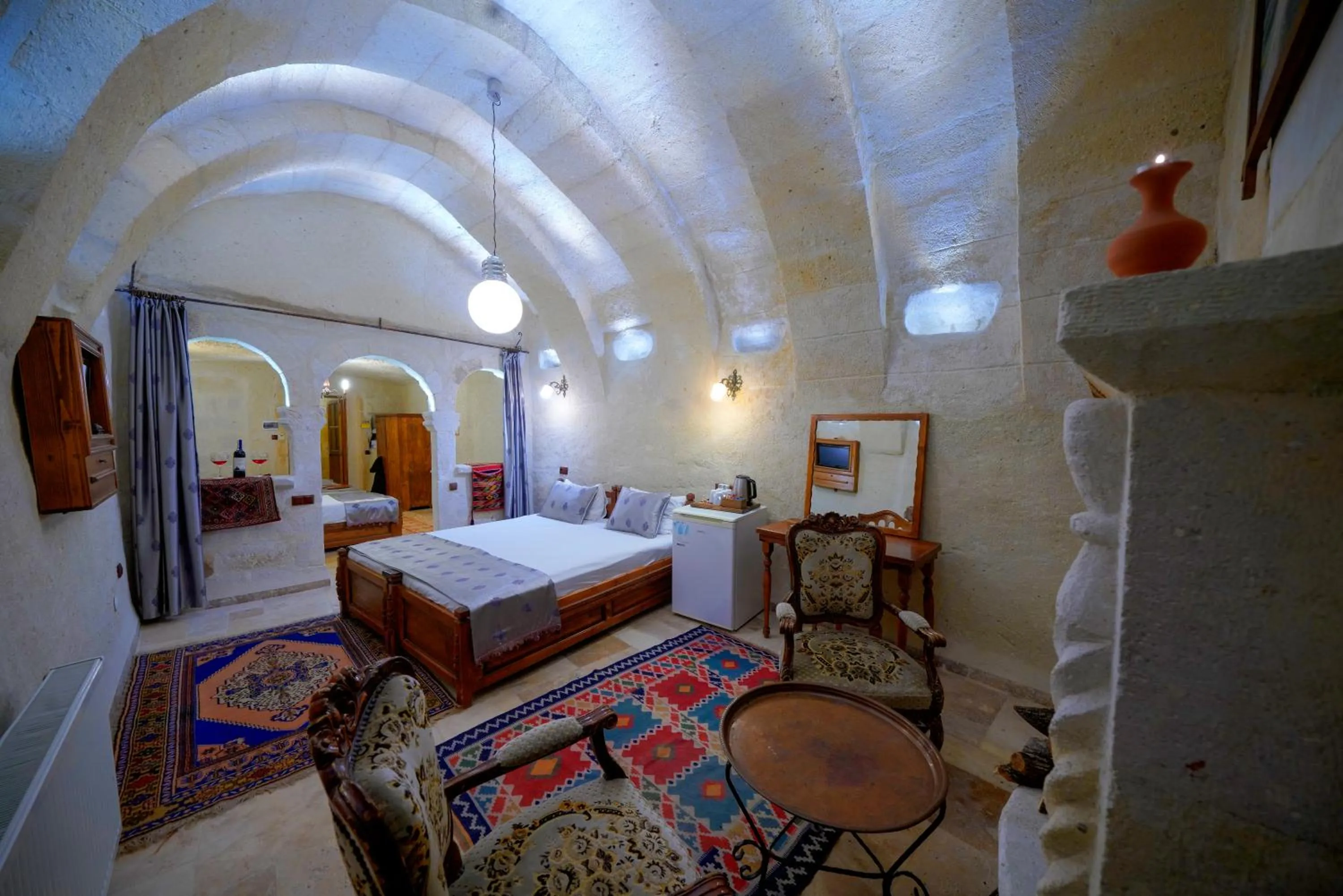 Massage, Bed in Elysee Cave House