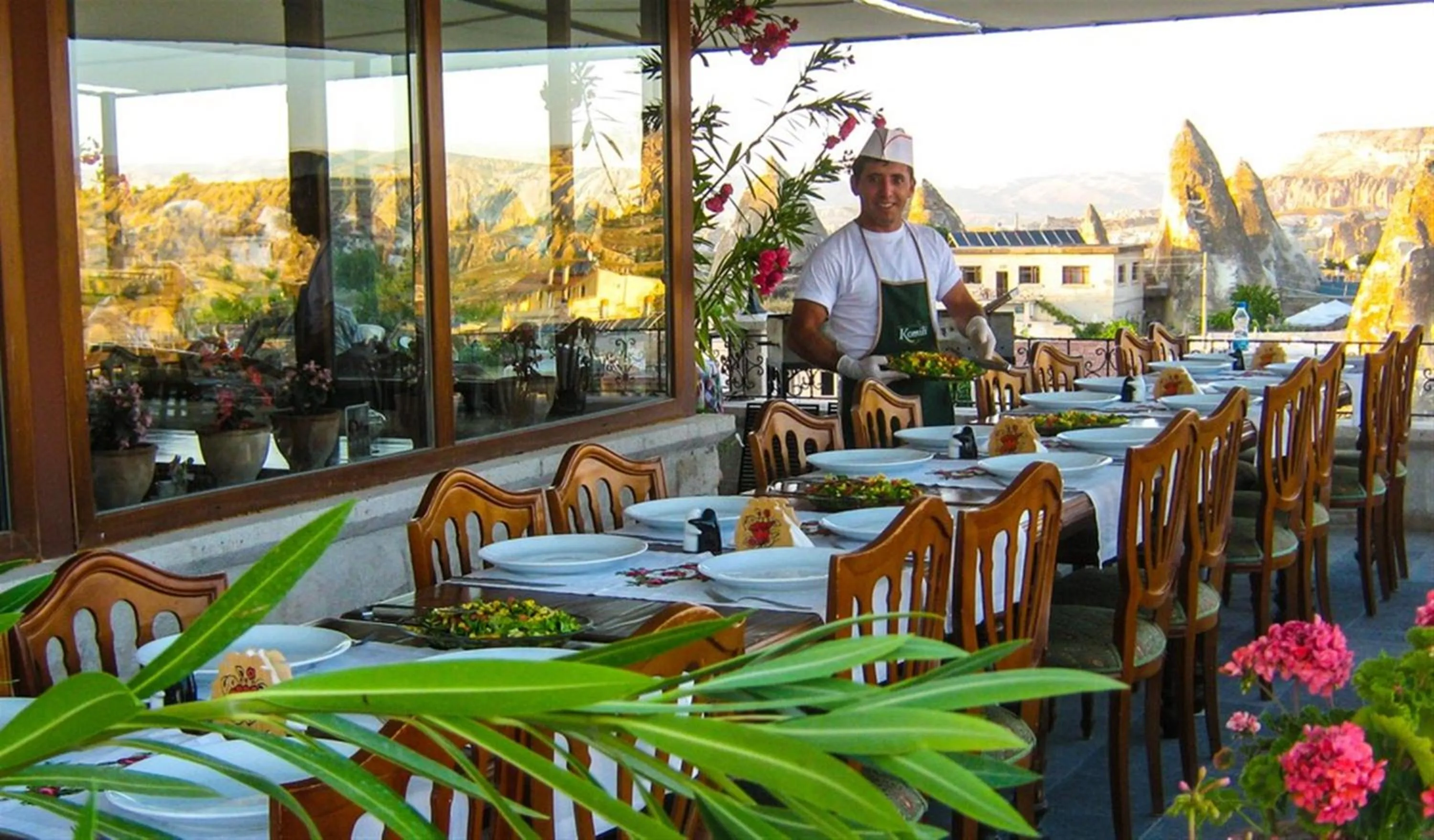 Restaurant/places to eat in Elysee Cave House