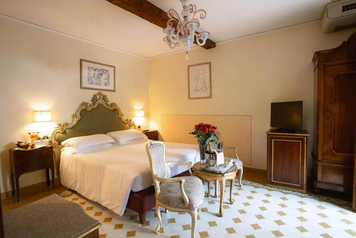 Bed in Pensione Accademia - Villa Maravege