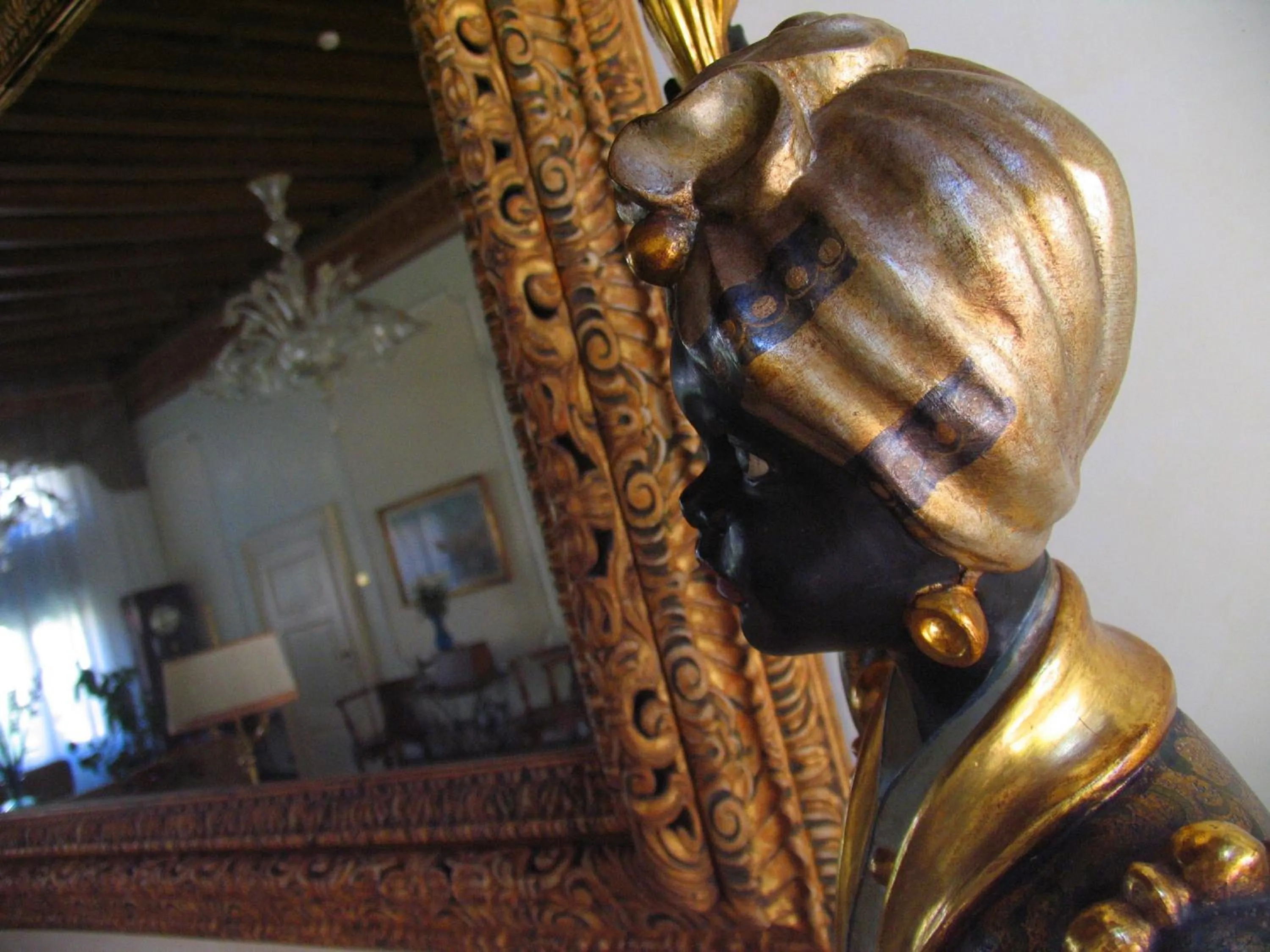 Decorative detail in Pensione Accademia - Villa Maravege