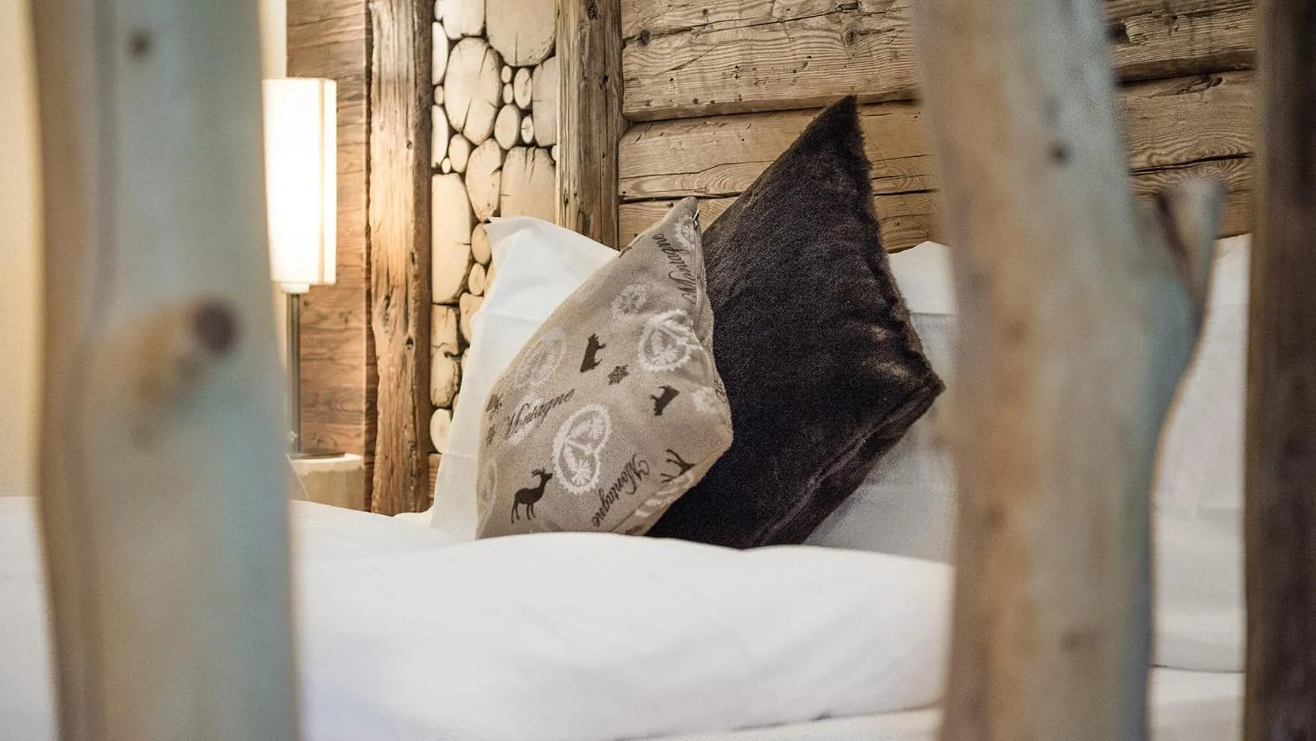 Bed in Sporthotel Romantic Plaza