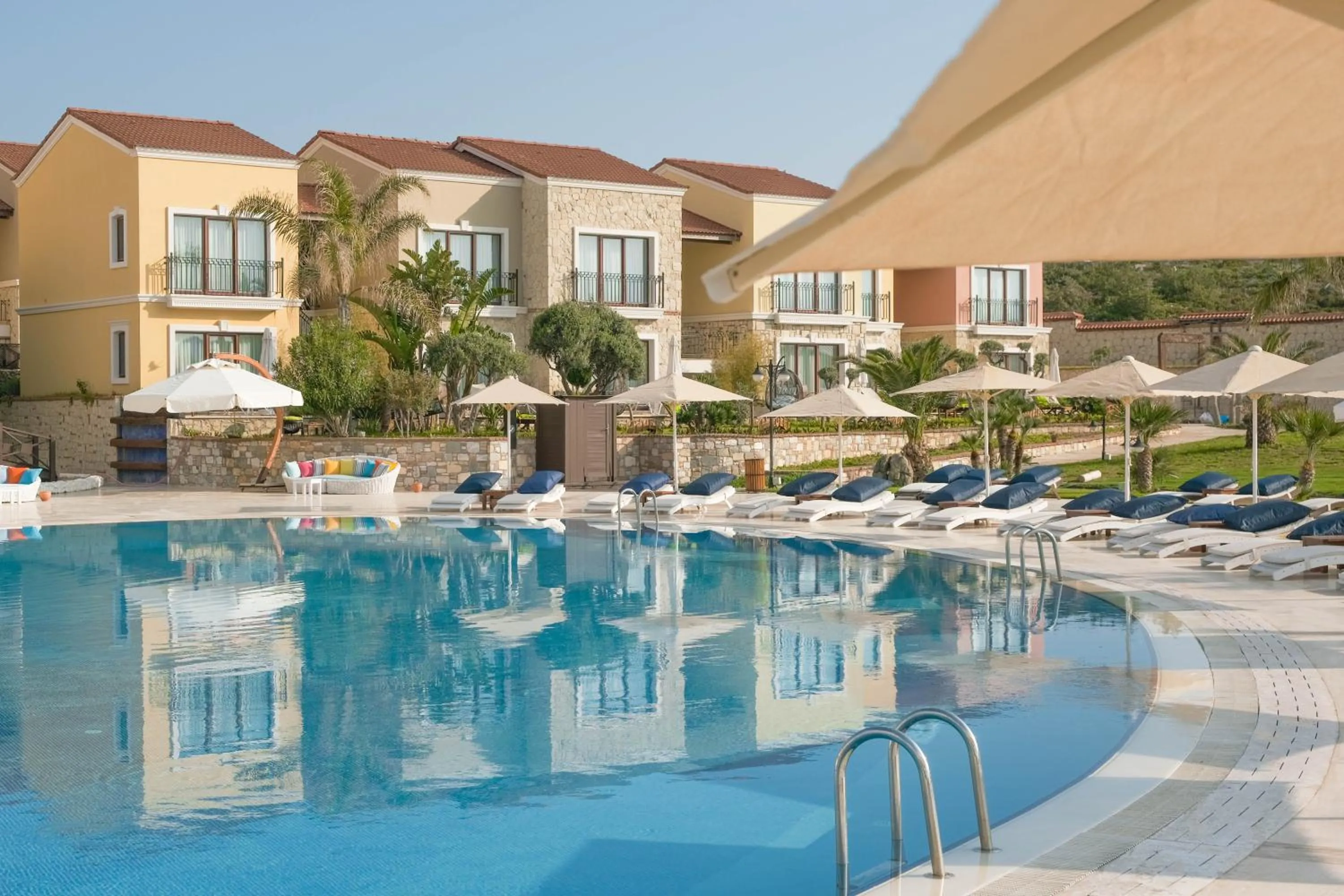 Property building in Cocos The Club Solto