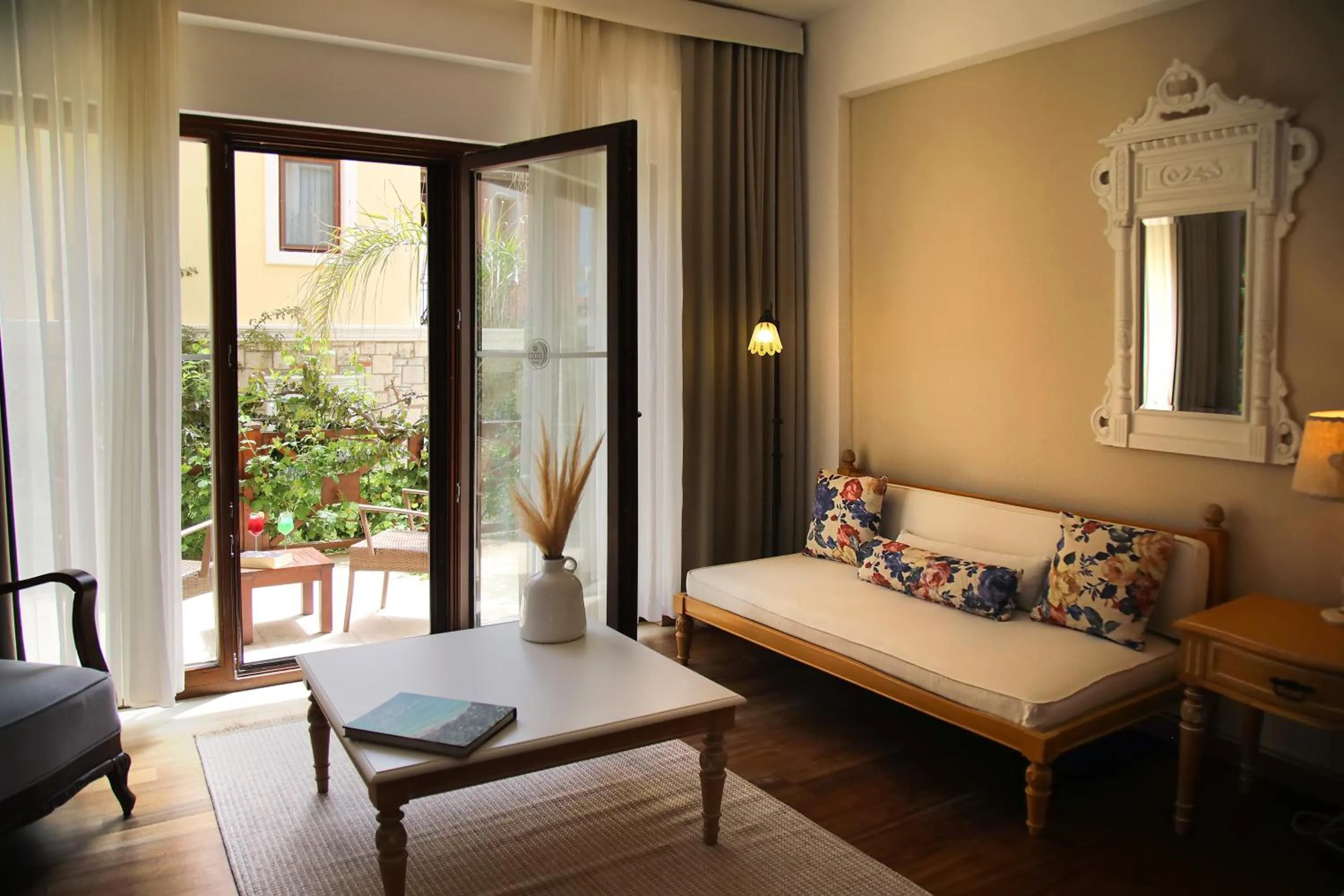 Photo of the whole room in Cocos The Club Solto