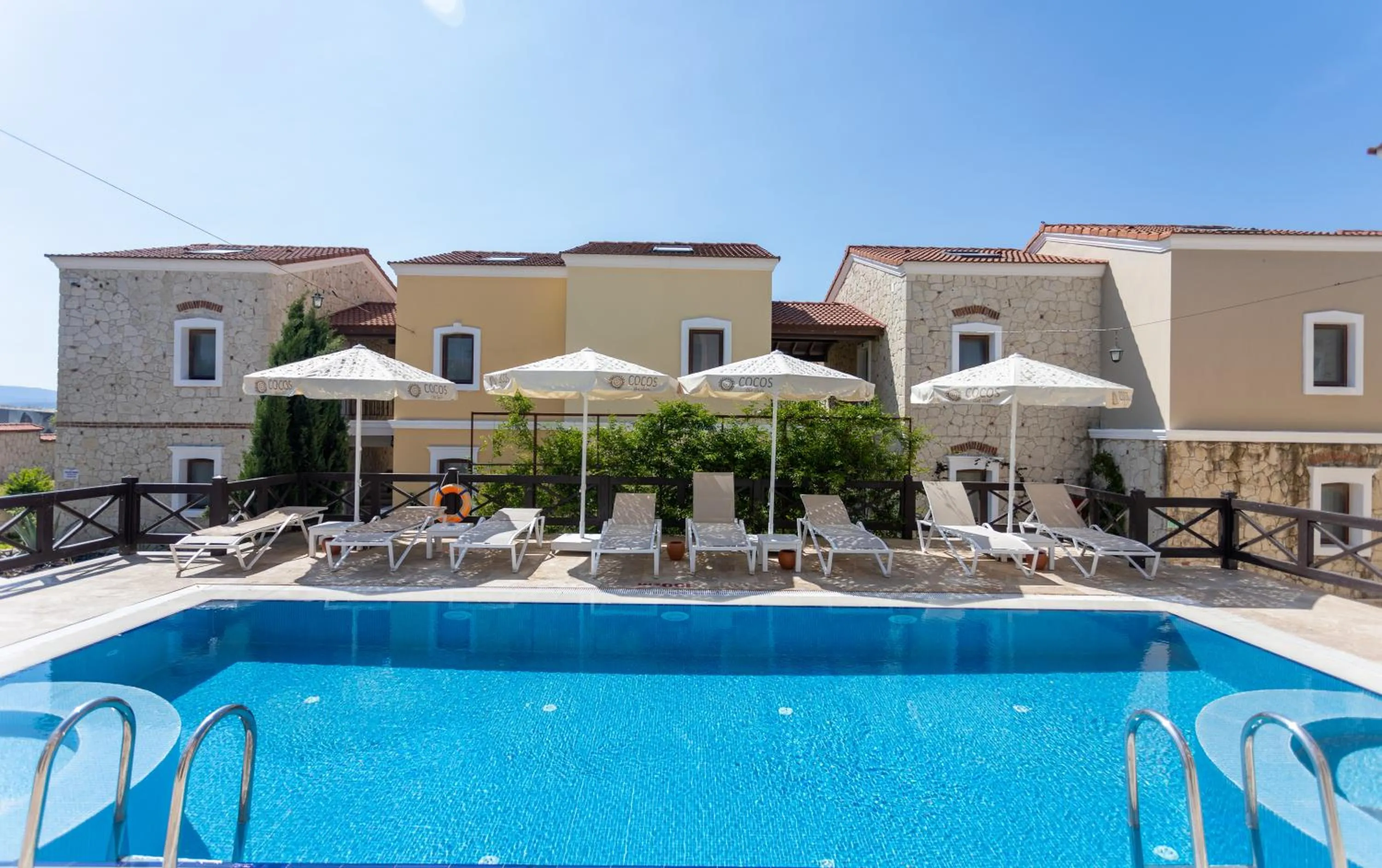 Pool view in Cocos The Club Solto