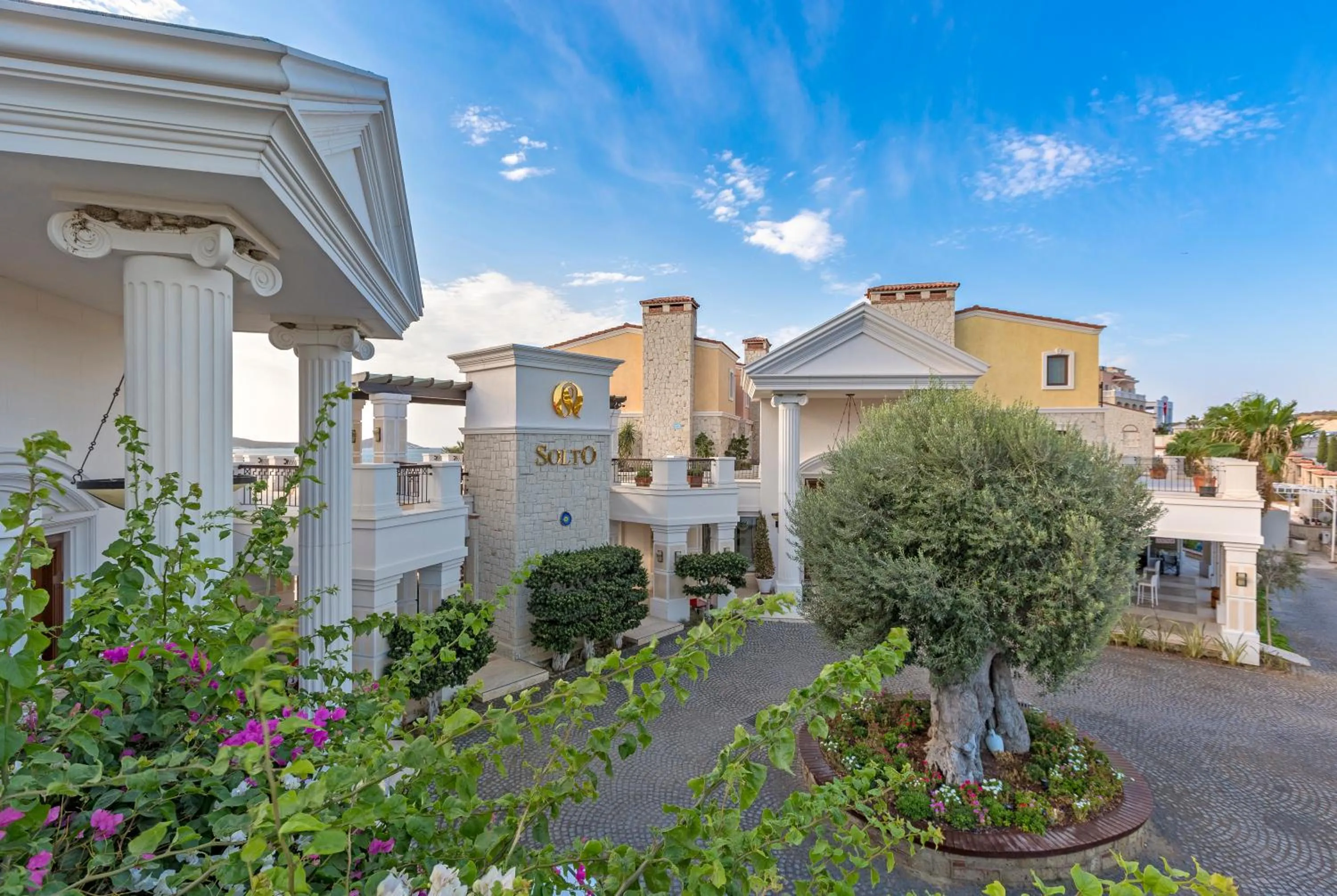 Facade/entrance in Cocos The Club Solto