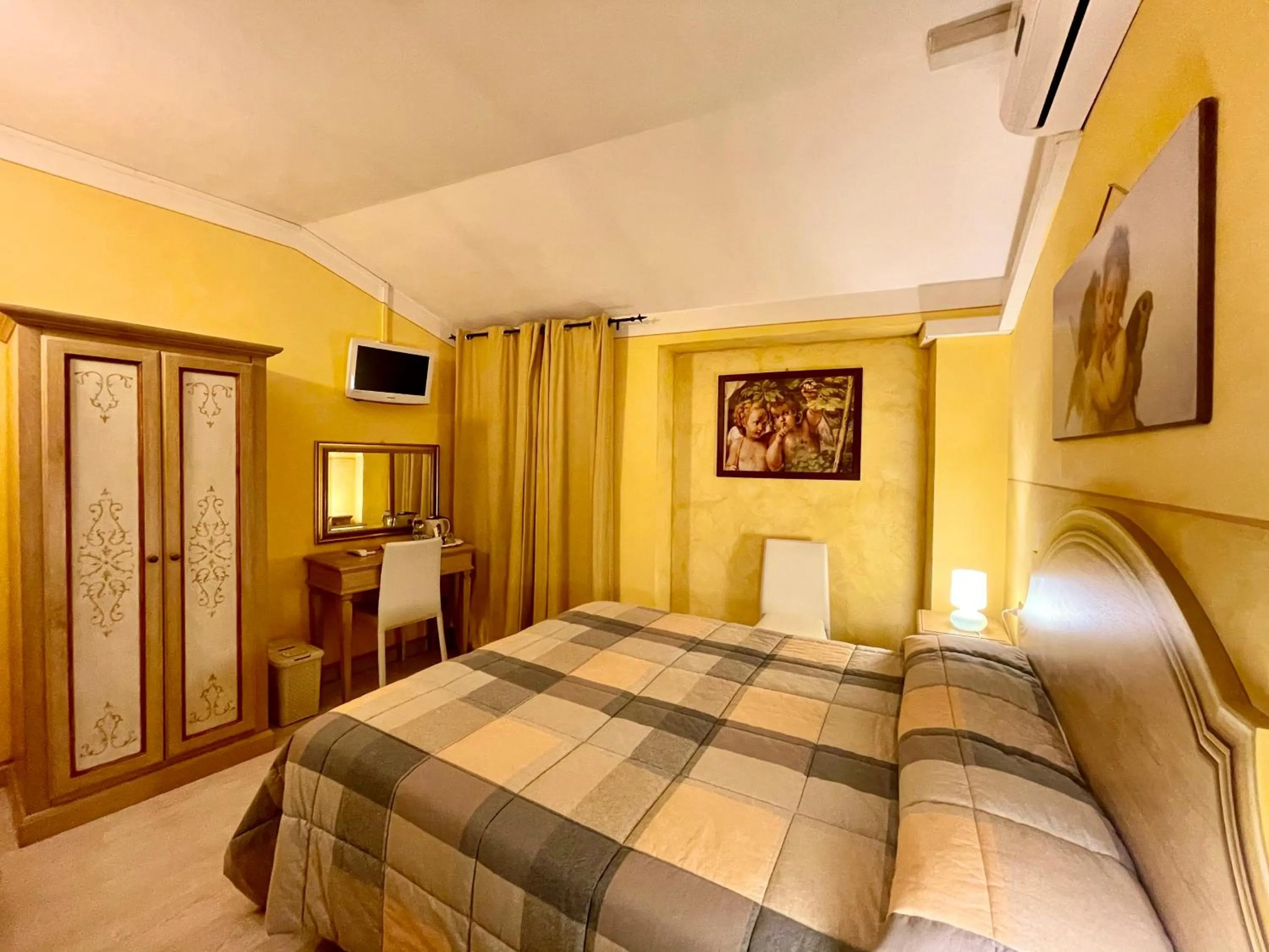 Photo of the whole room, Bed in Hotel Berti