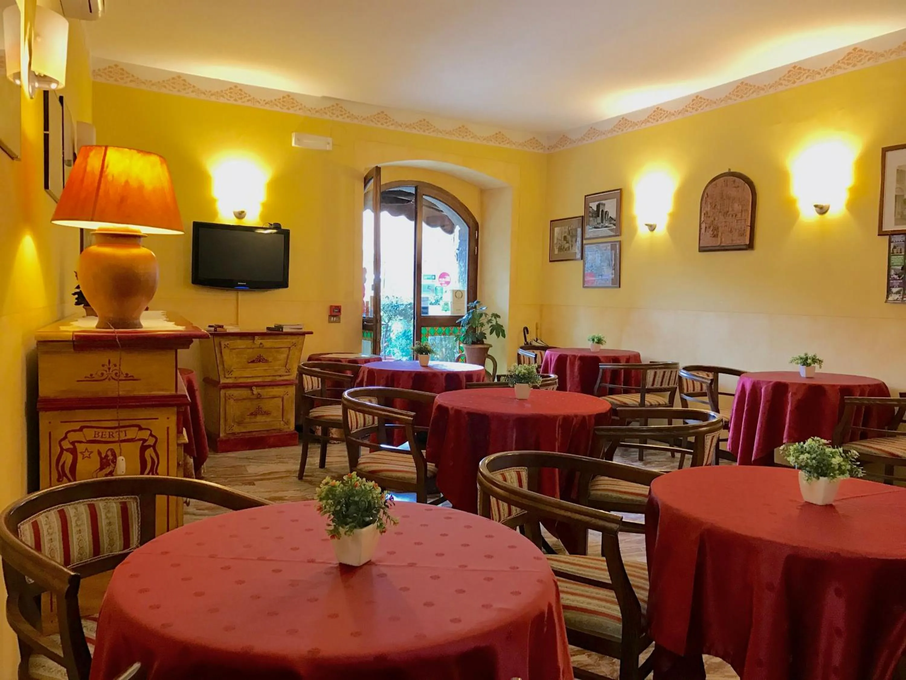 Lobby or reception, Restaurant/Places to Eat in Hotel Berti