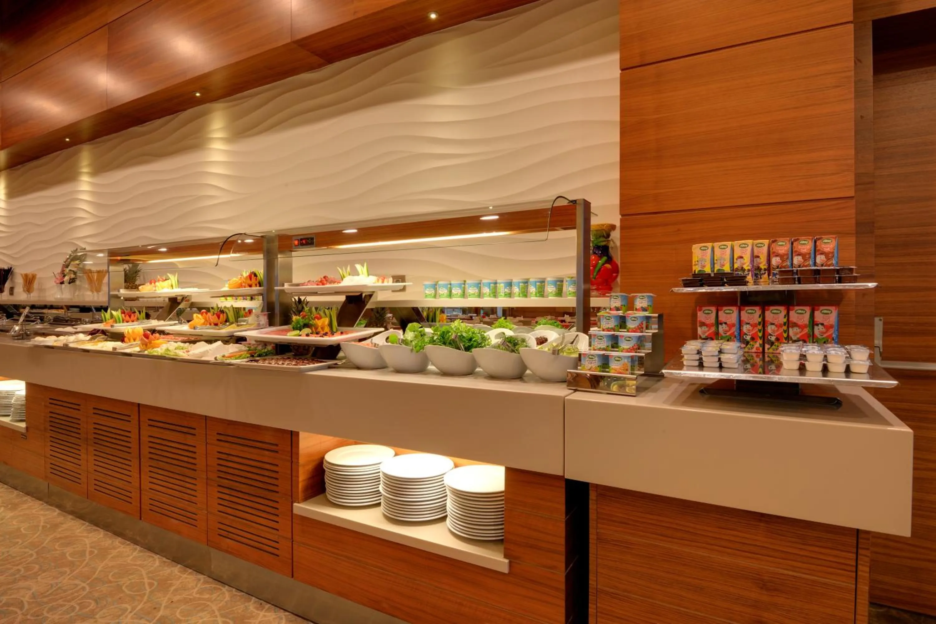 Buffet breakfast in Baia Bursa Hotel