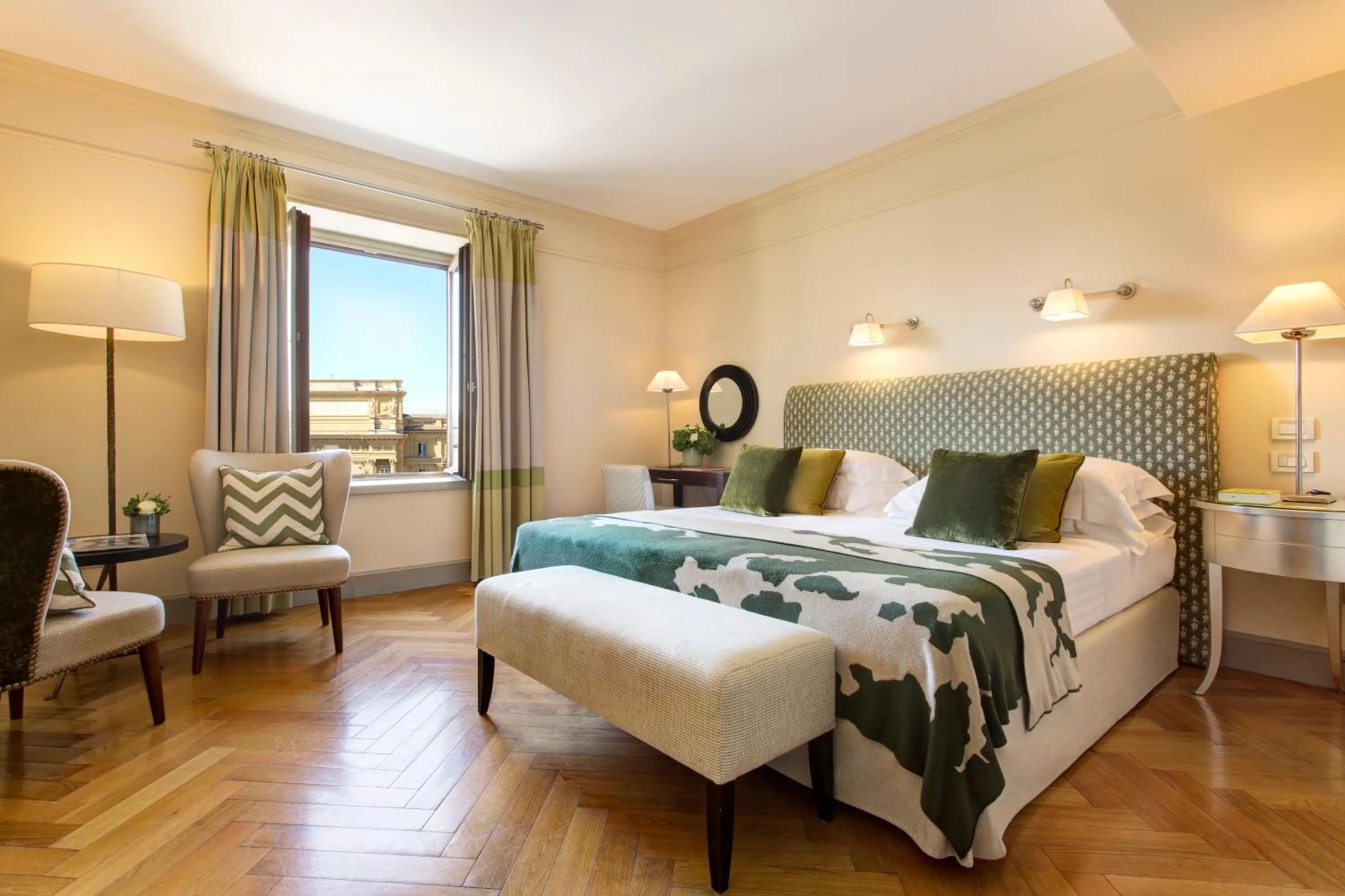 Bedroom, Bed in Rocco Forte Hotel Savoy