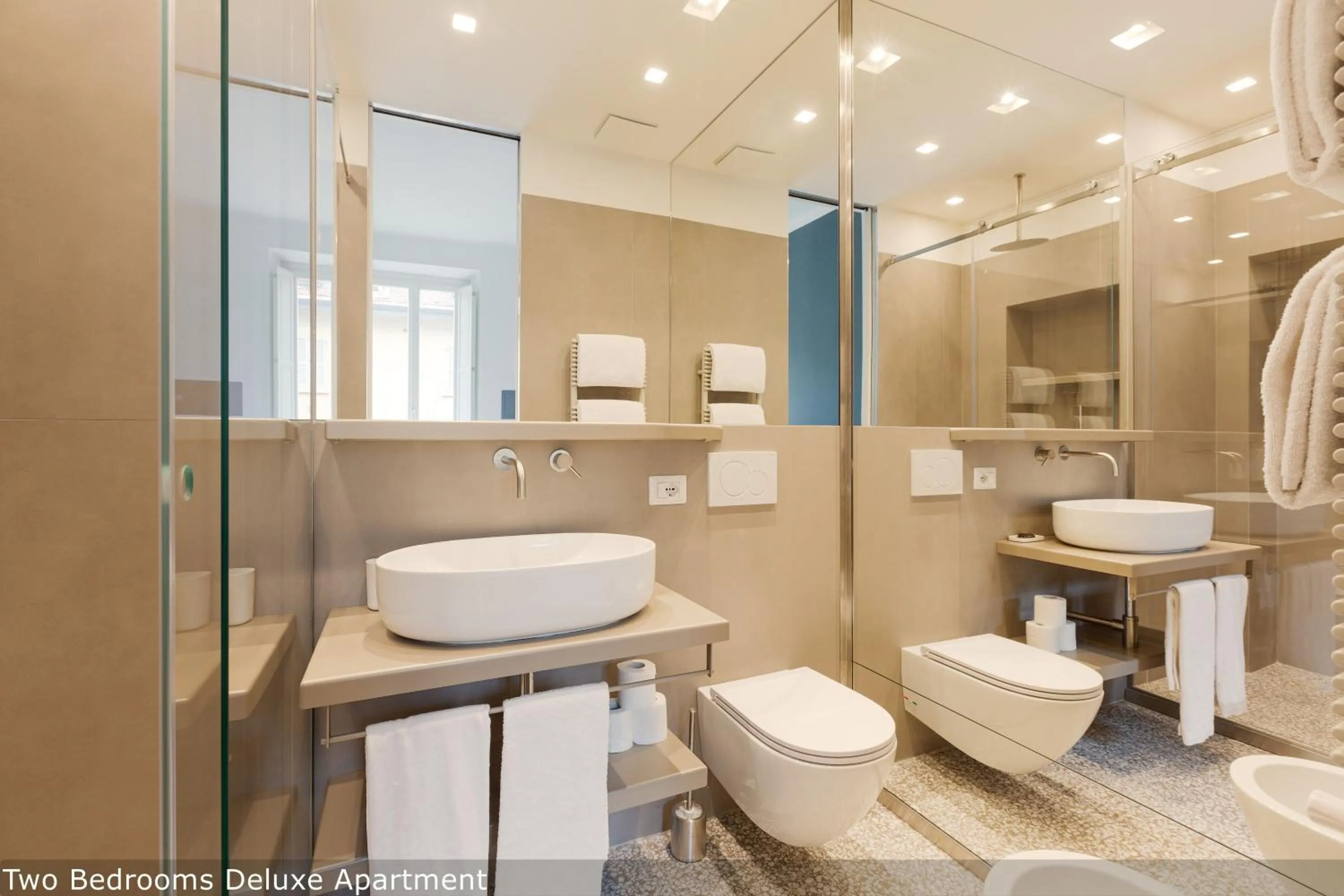 Shower in Brera Apartments in San Fermo