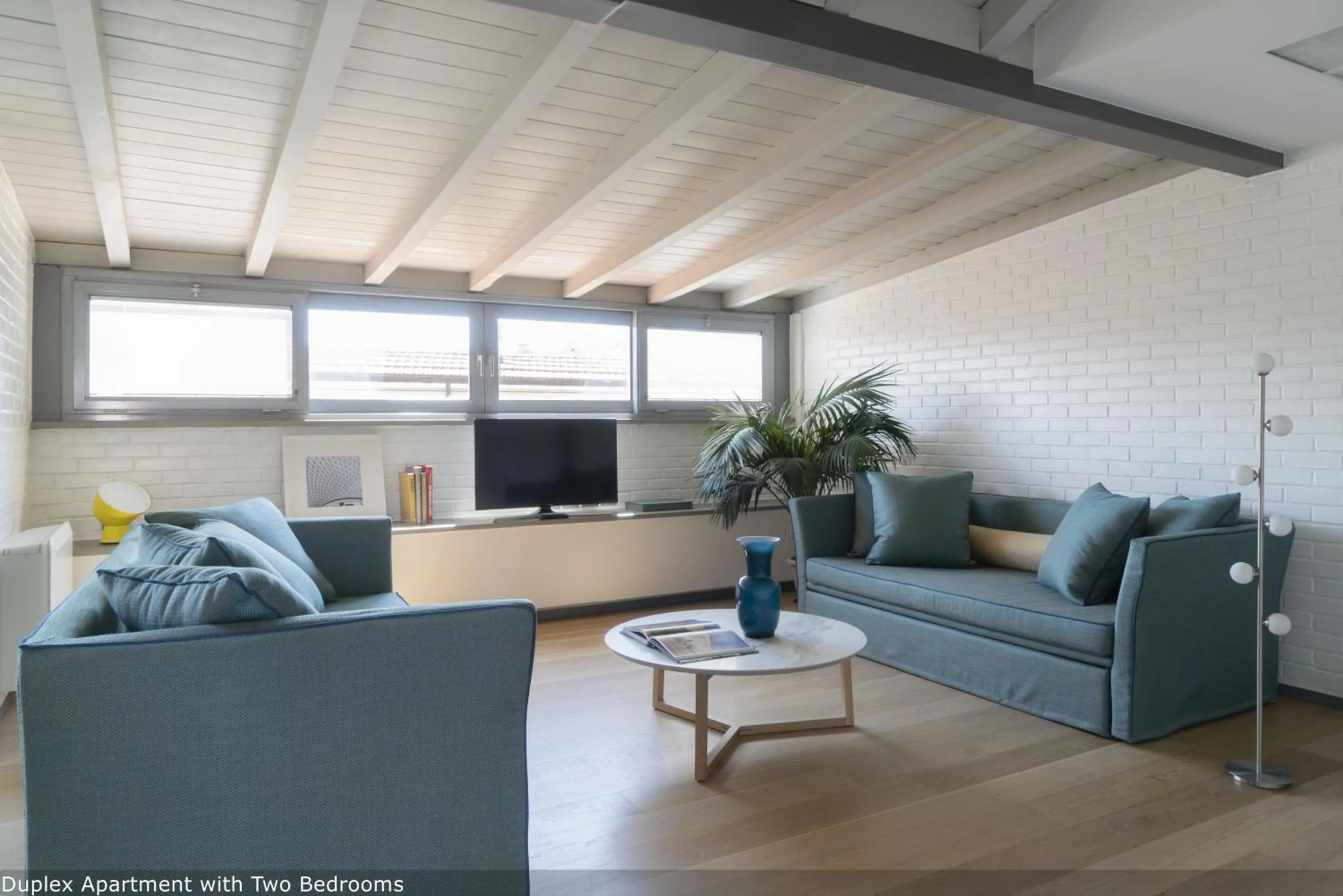 TV and multimedia in Brera Apartments in San Fermo