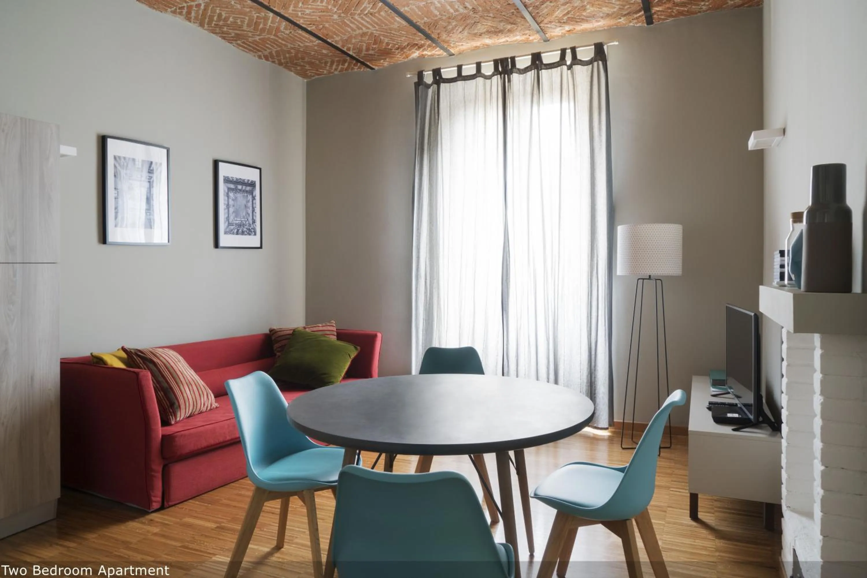 TV and multimedia in Brera Apartments in San Fermo