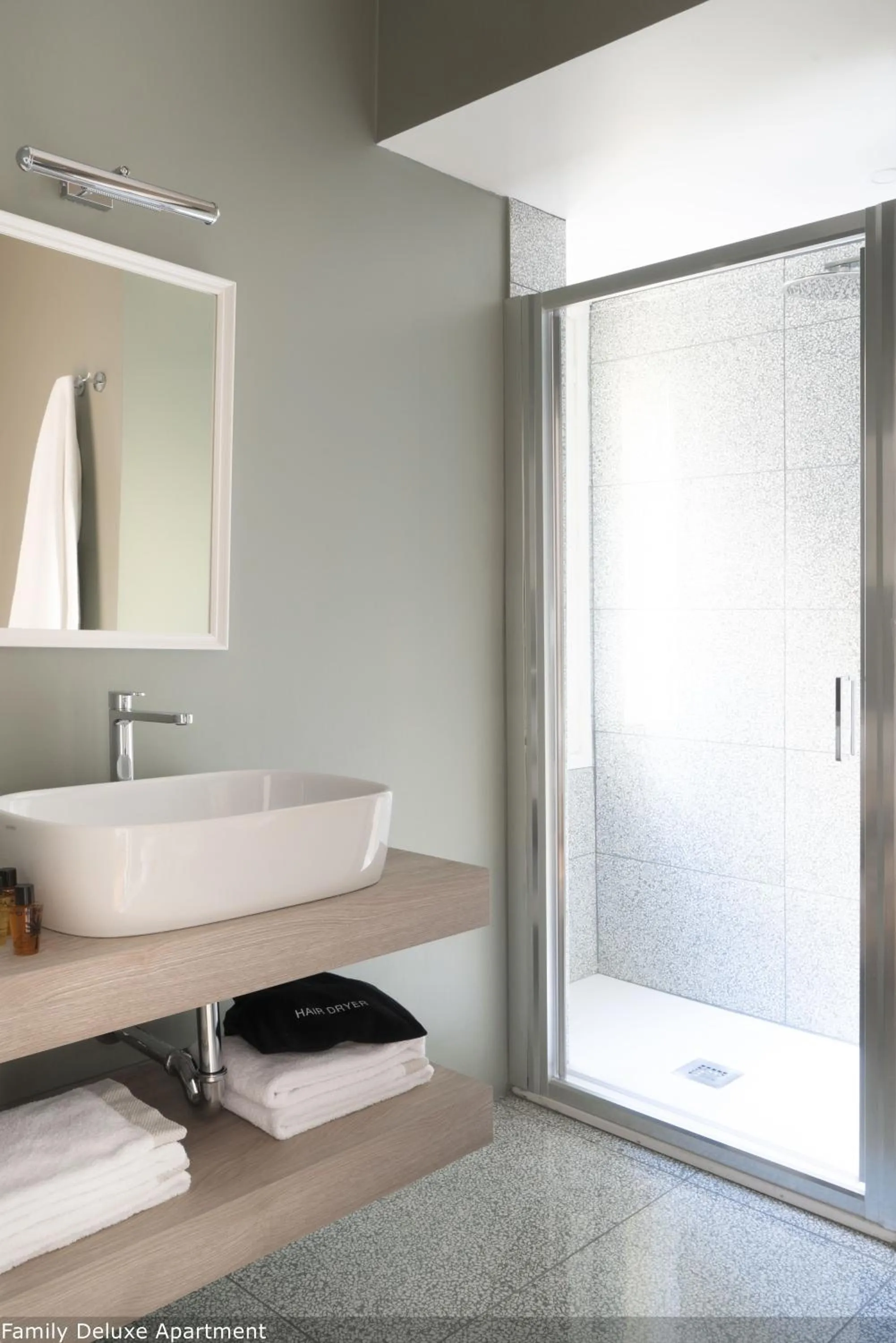 Shower in Brera Apartments in San Fermo