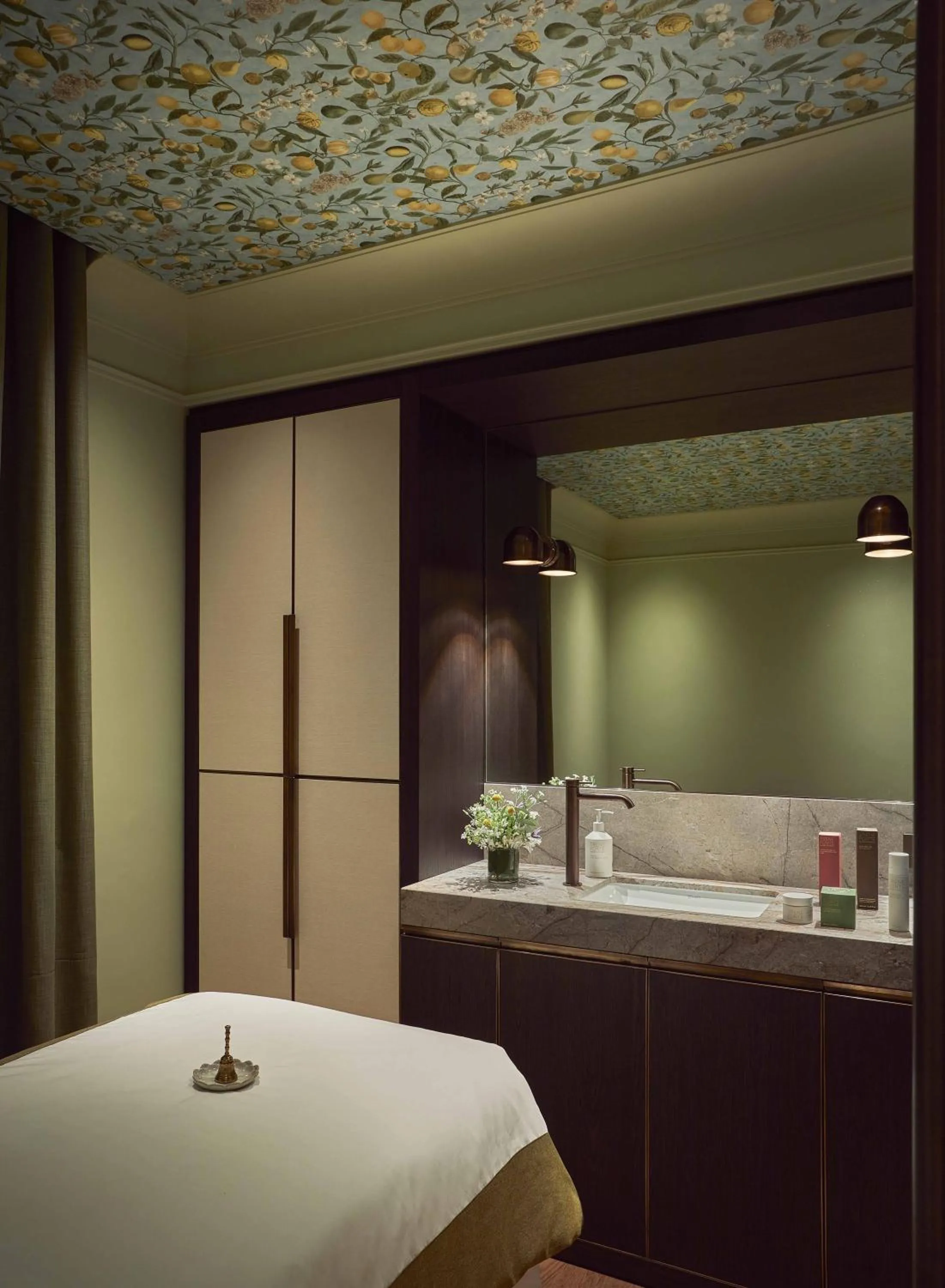 Spa and wellness centre/facilities, Bed in Rocco Forte Hotel De Russie