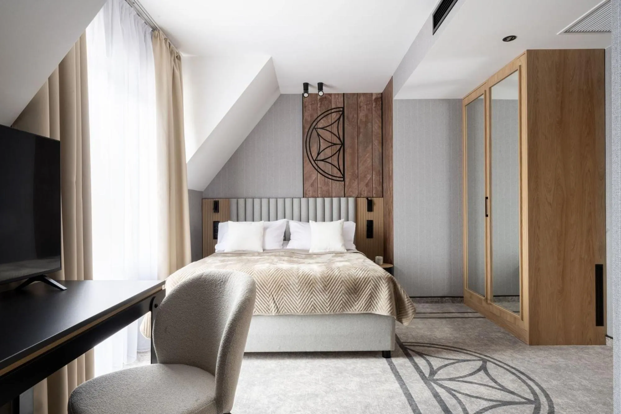 Photo of the whole room, Bed in Bel-Ami