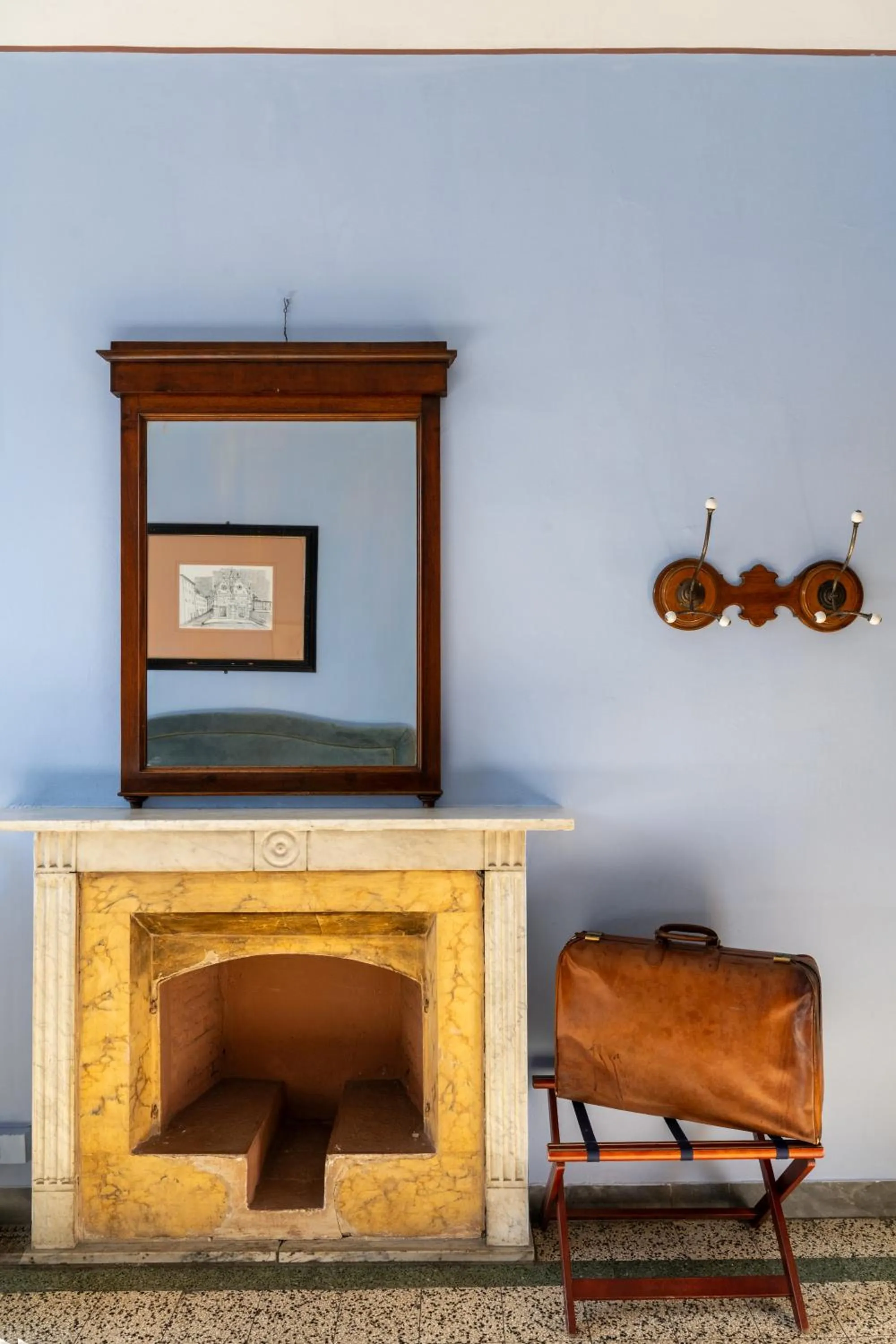 Decorative detail in Royal Victoria Hotel