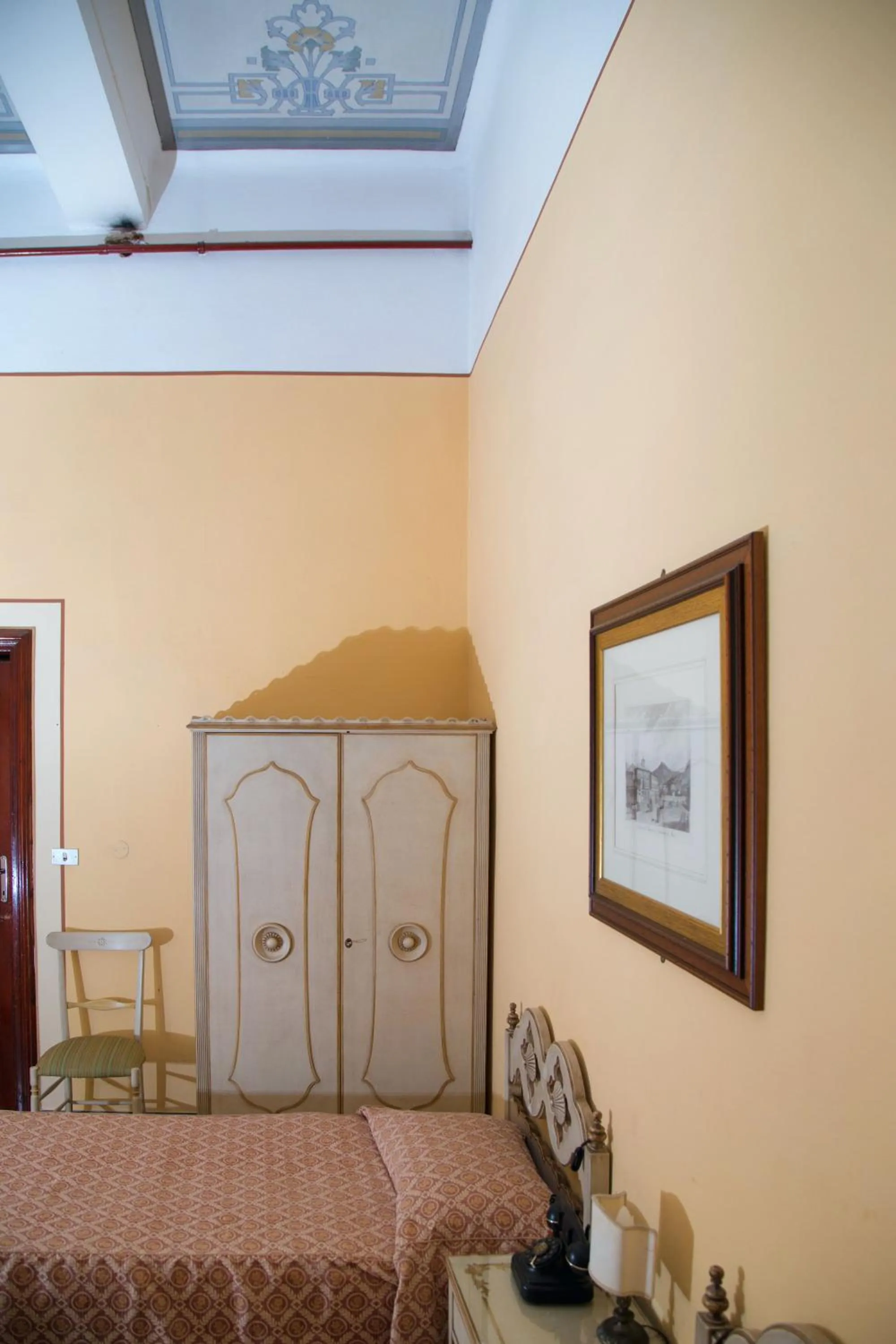 Bedroom, Bed in Royal Victoria Hotel