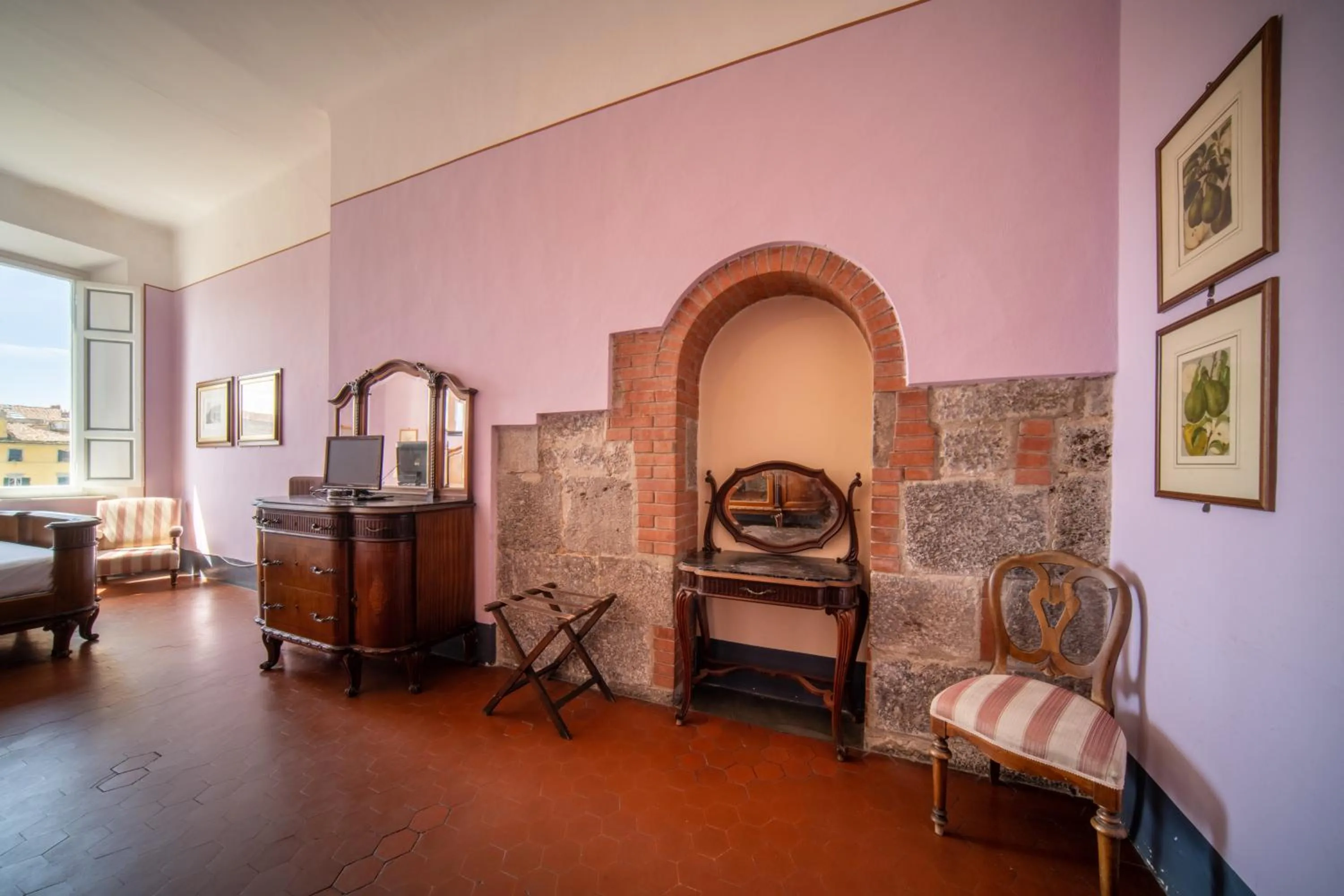 Bedroom, Bed in Royal Victoria Hotel