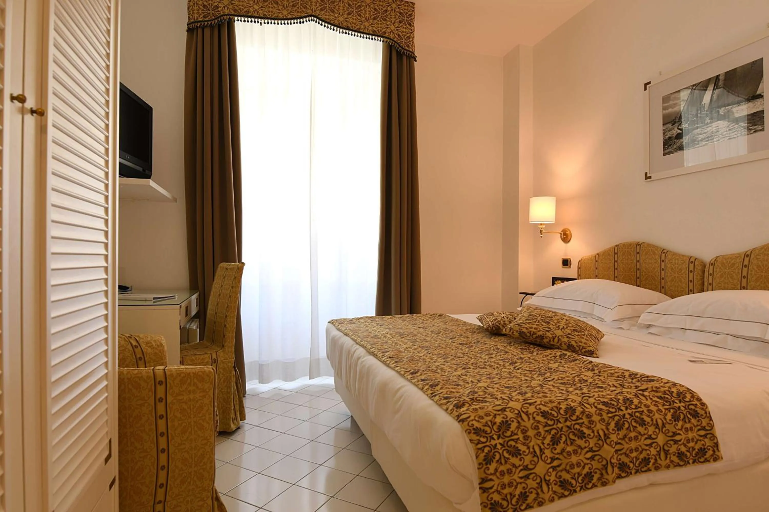 Photo of the whole room, Bed in Best Western Hotel Acqua Novella