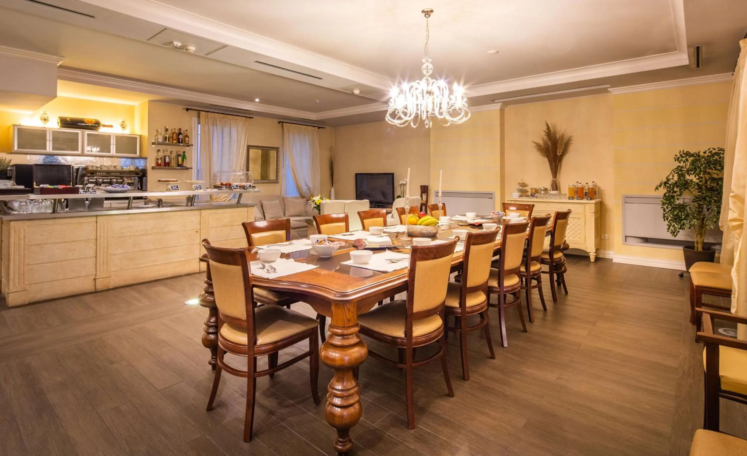 Restaurant/places to eat in Hotel Patavium