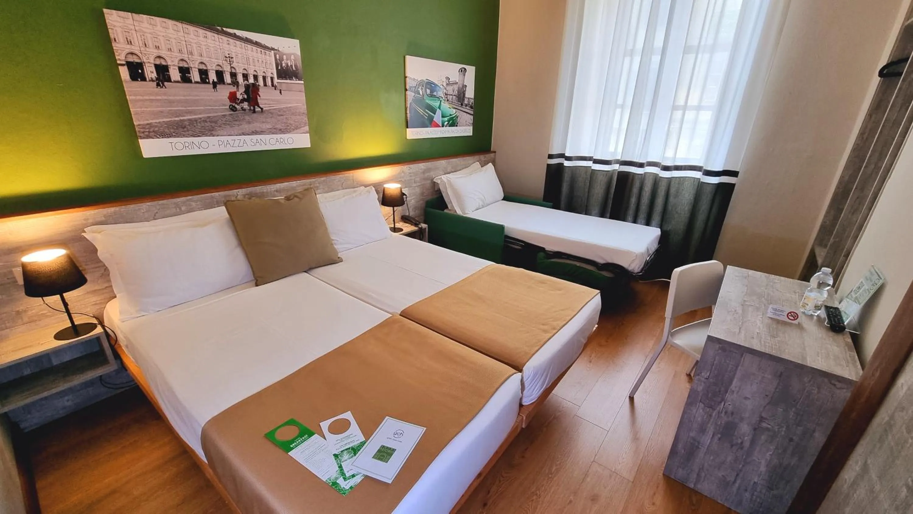 Bed in Hotel Astoria