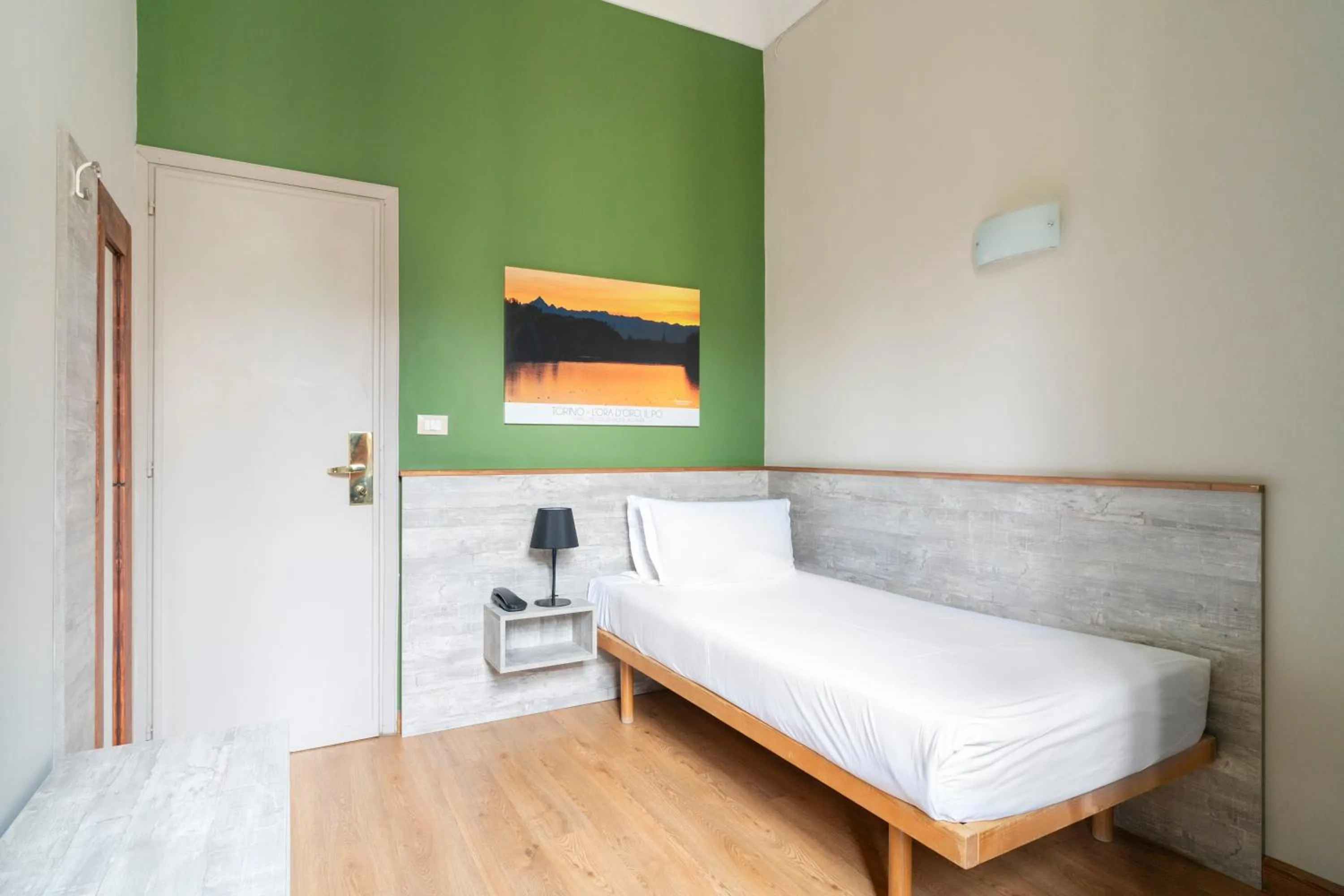 Bed in Hotel Astoria