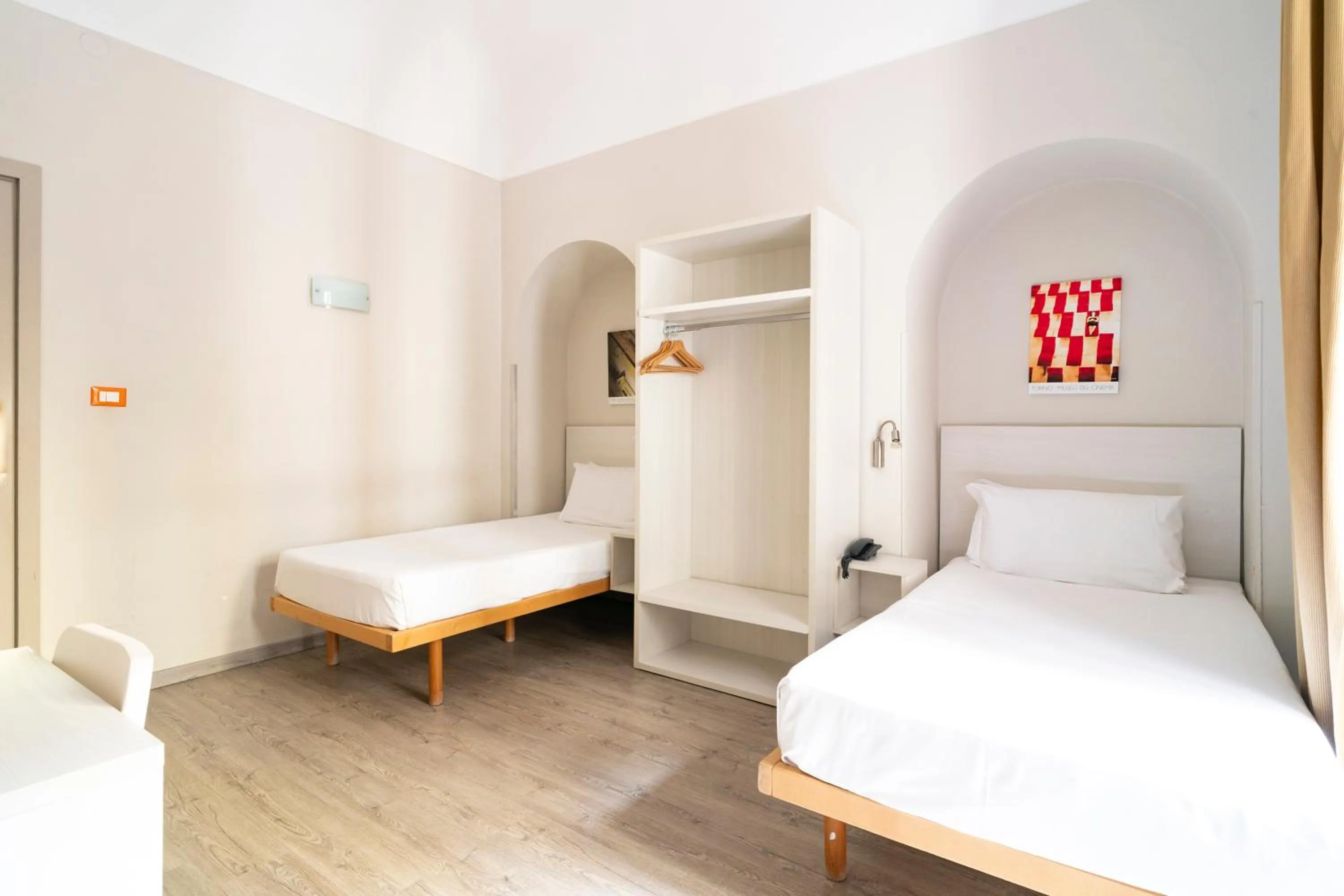 Bed in Hotel Astoria