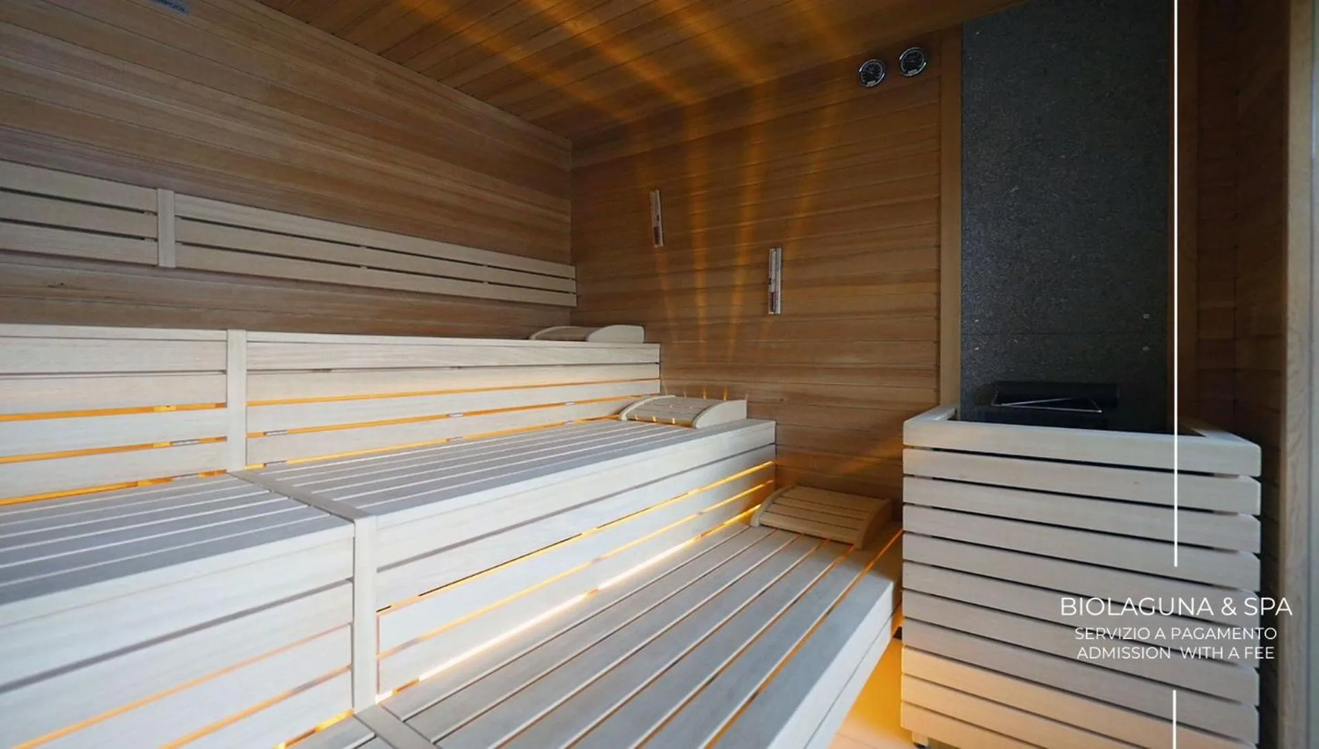 Sauna, Bed in Alexander Charme Hotel
