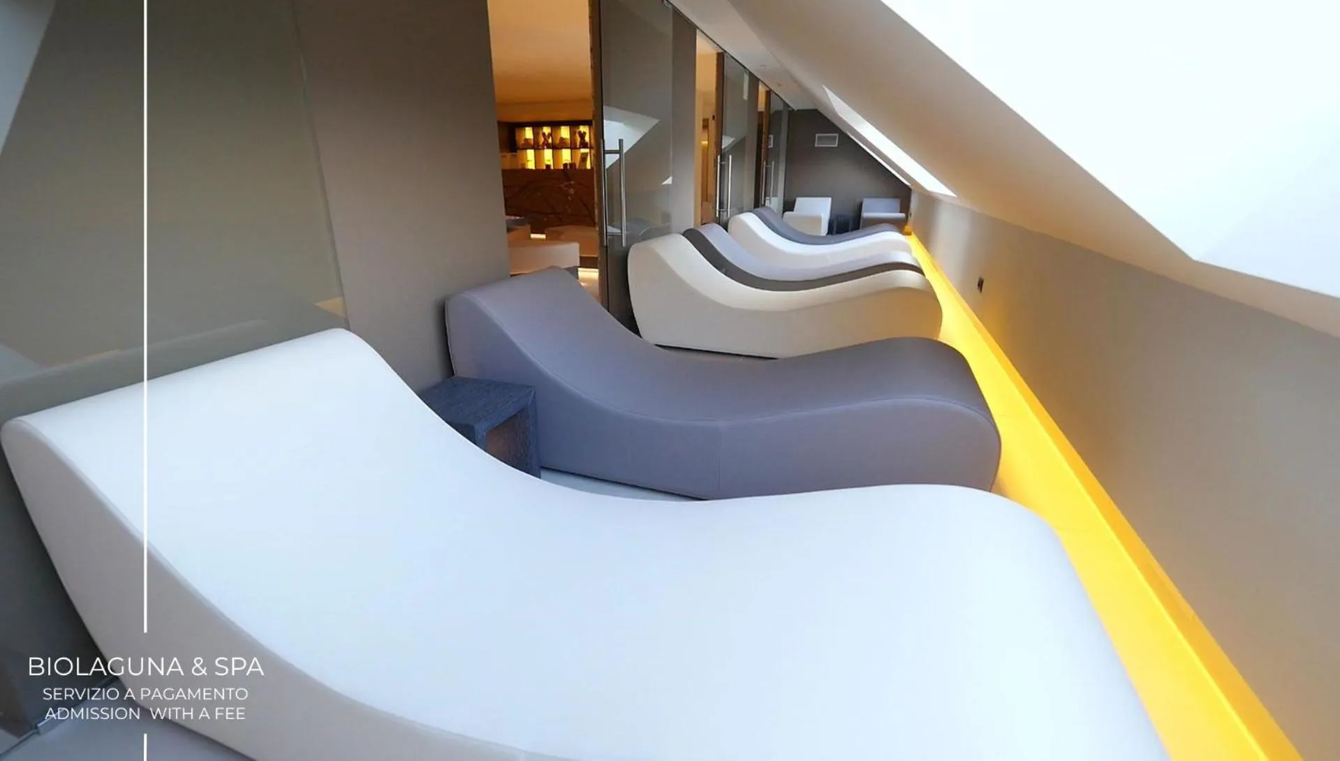 Spa and wellness centre/facilities, Bed in Alexander Charme Hotel