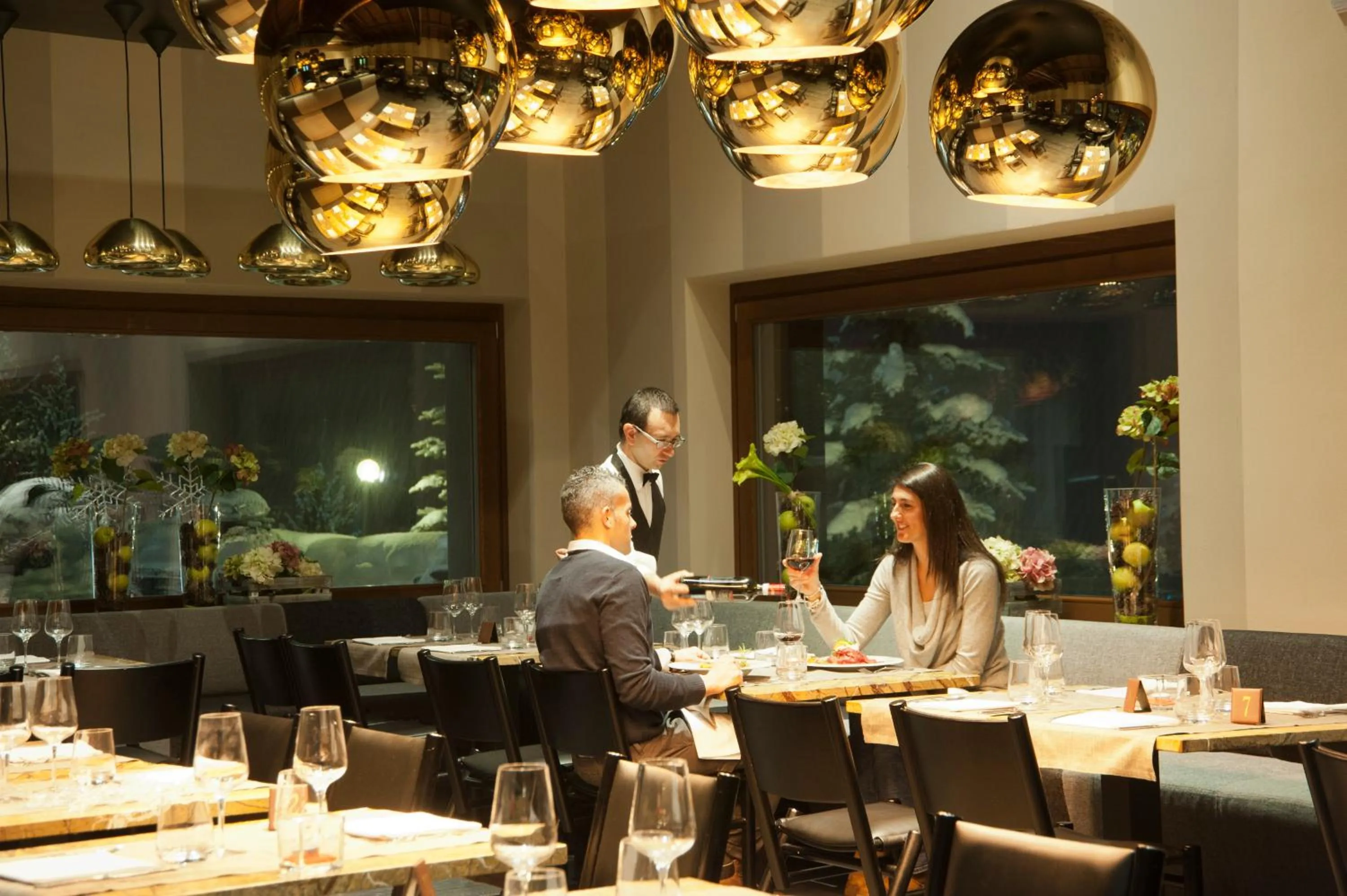 Restaurant/places to eat in Alexander Charme Hotel